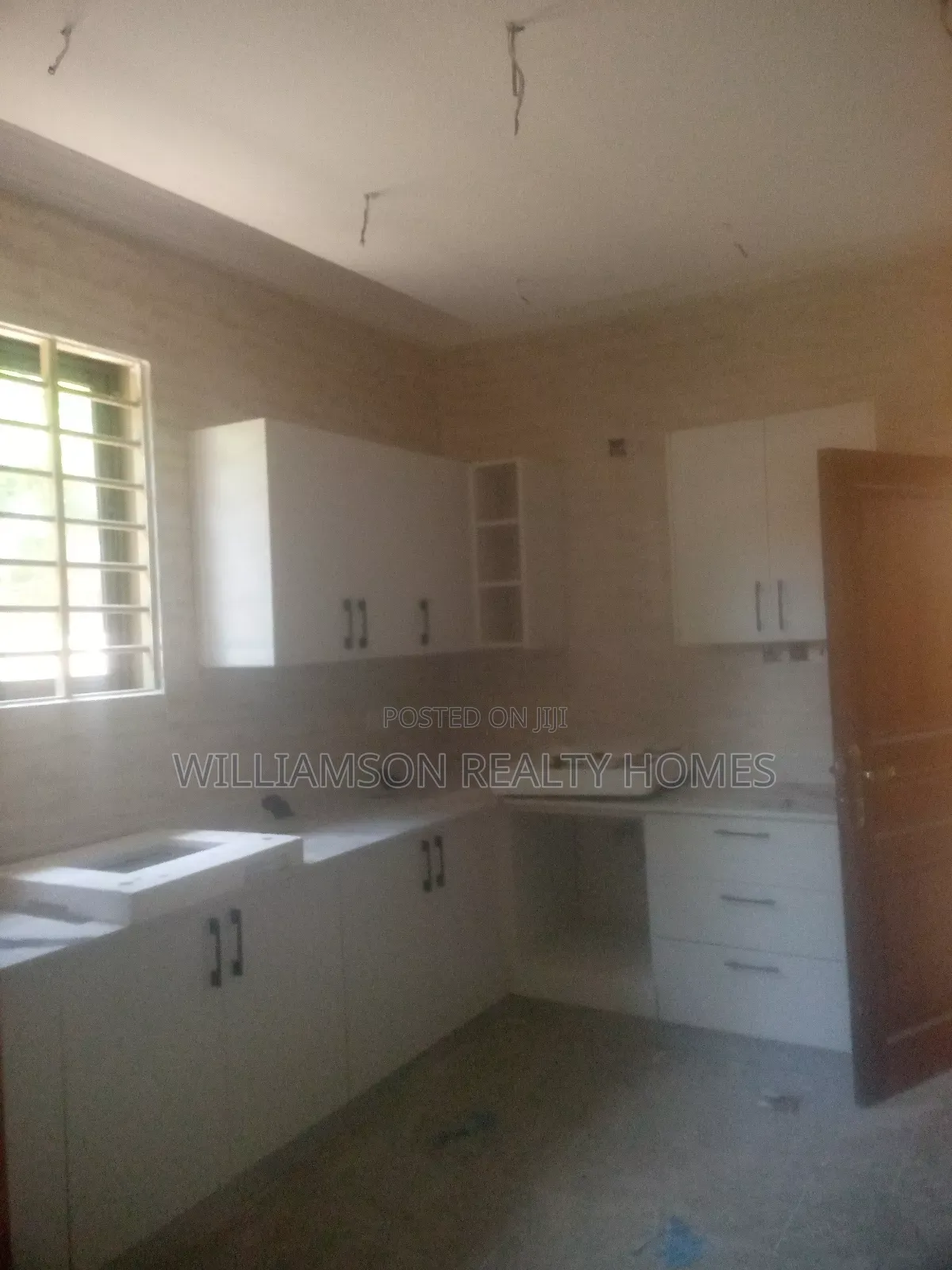 4bdrm Duplex in Hfc Estate Area, Spintex for sale