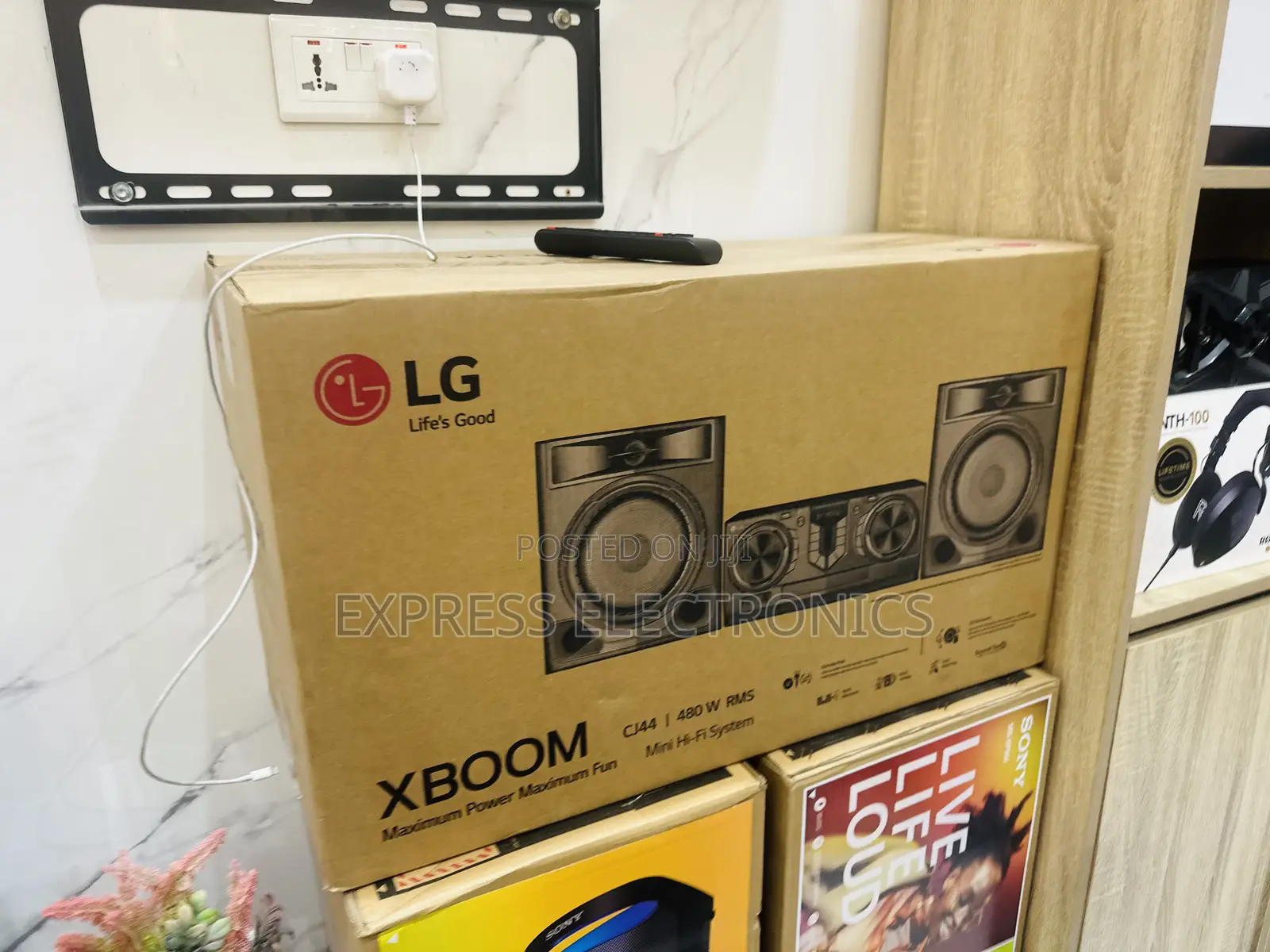 Best Buy for Less CJ44 Speaker Bluetooth Speaker LG