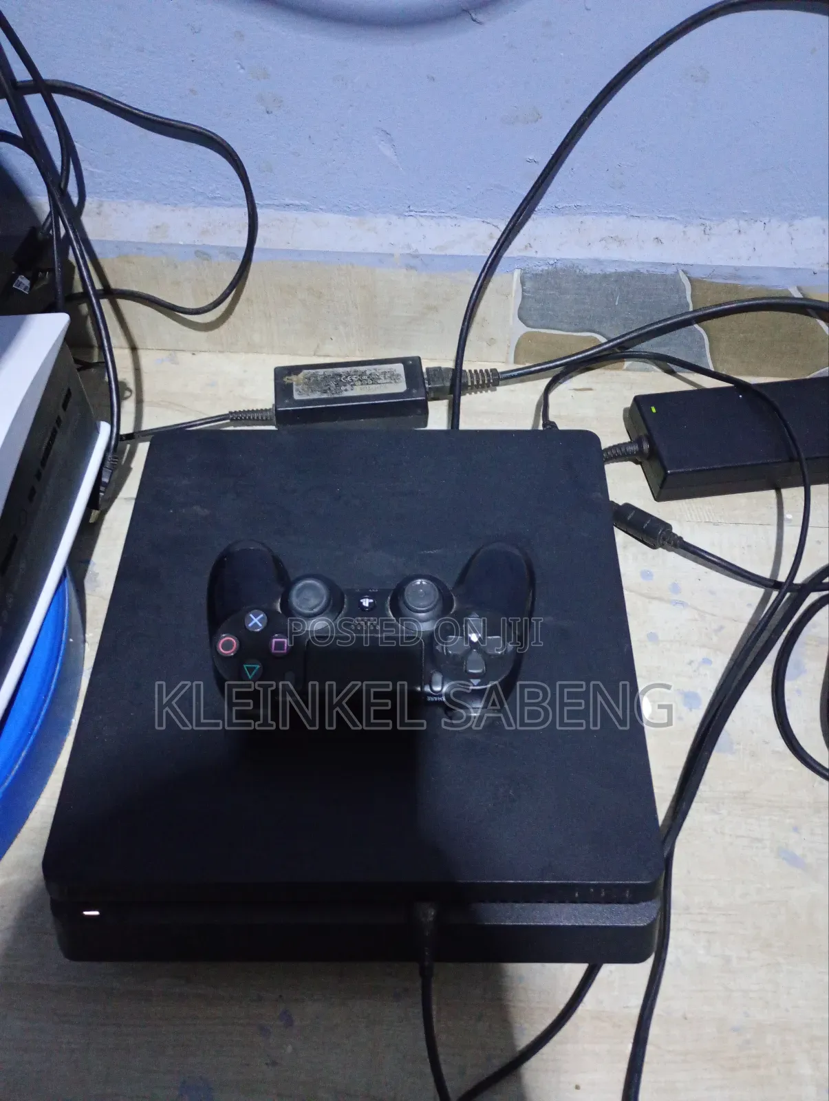 Playstation 4 Slim With 6 Games