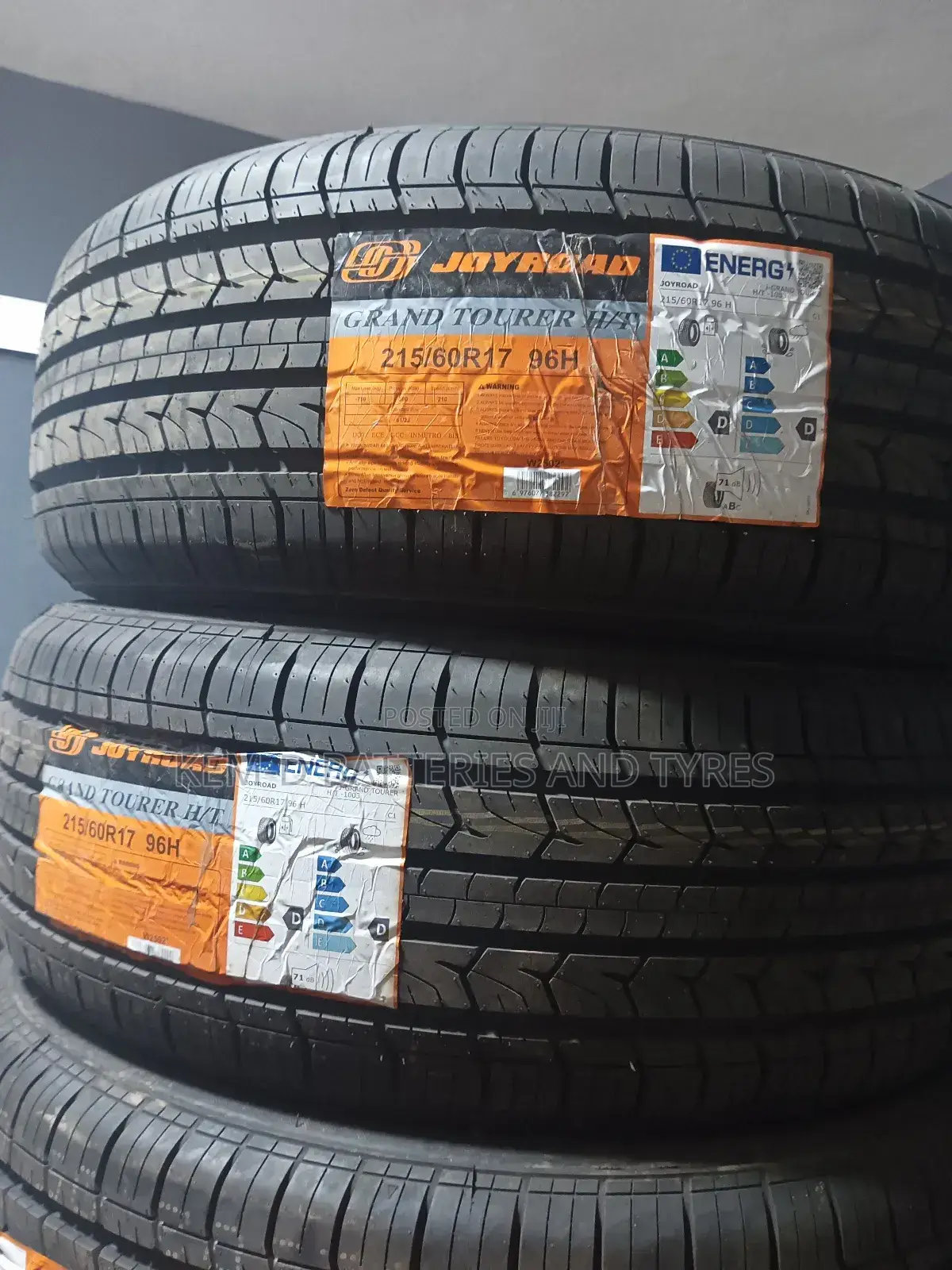 215/60r17 Tyre Tire _ Free Fixing Or Free Delivery
