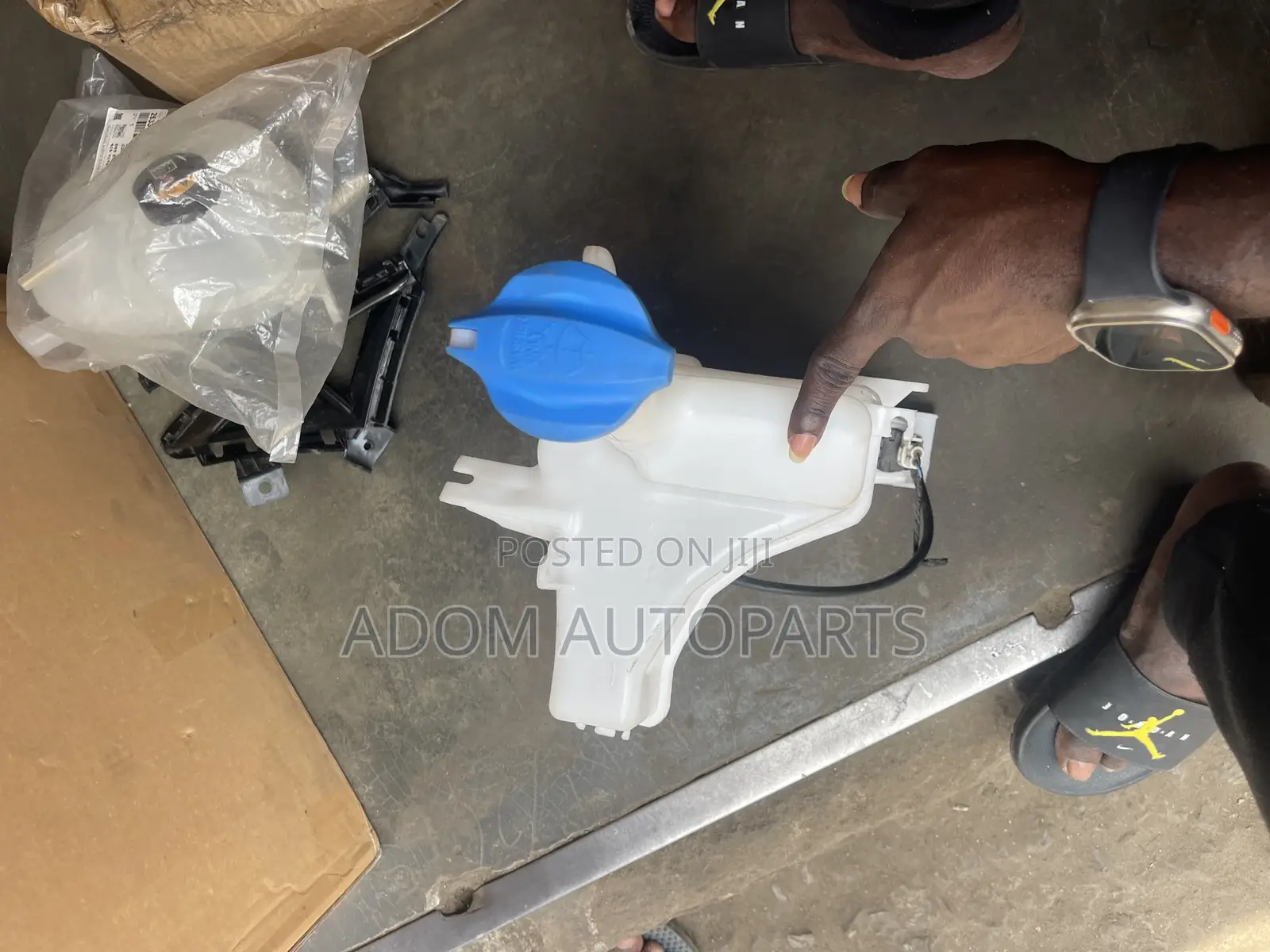Elantra Wiper Bottle Coolant 2017 2018 2019 2020