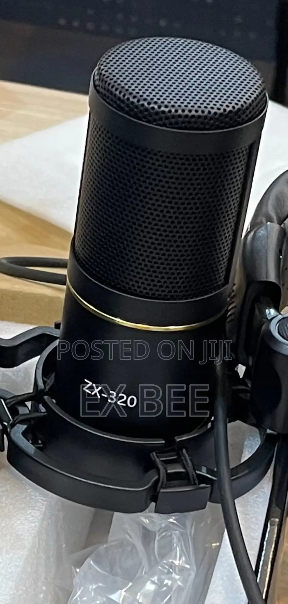 Condenser Microphone for Studio Recording