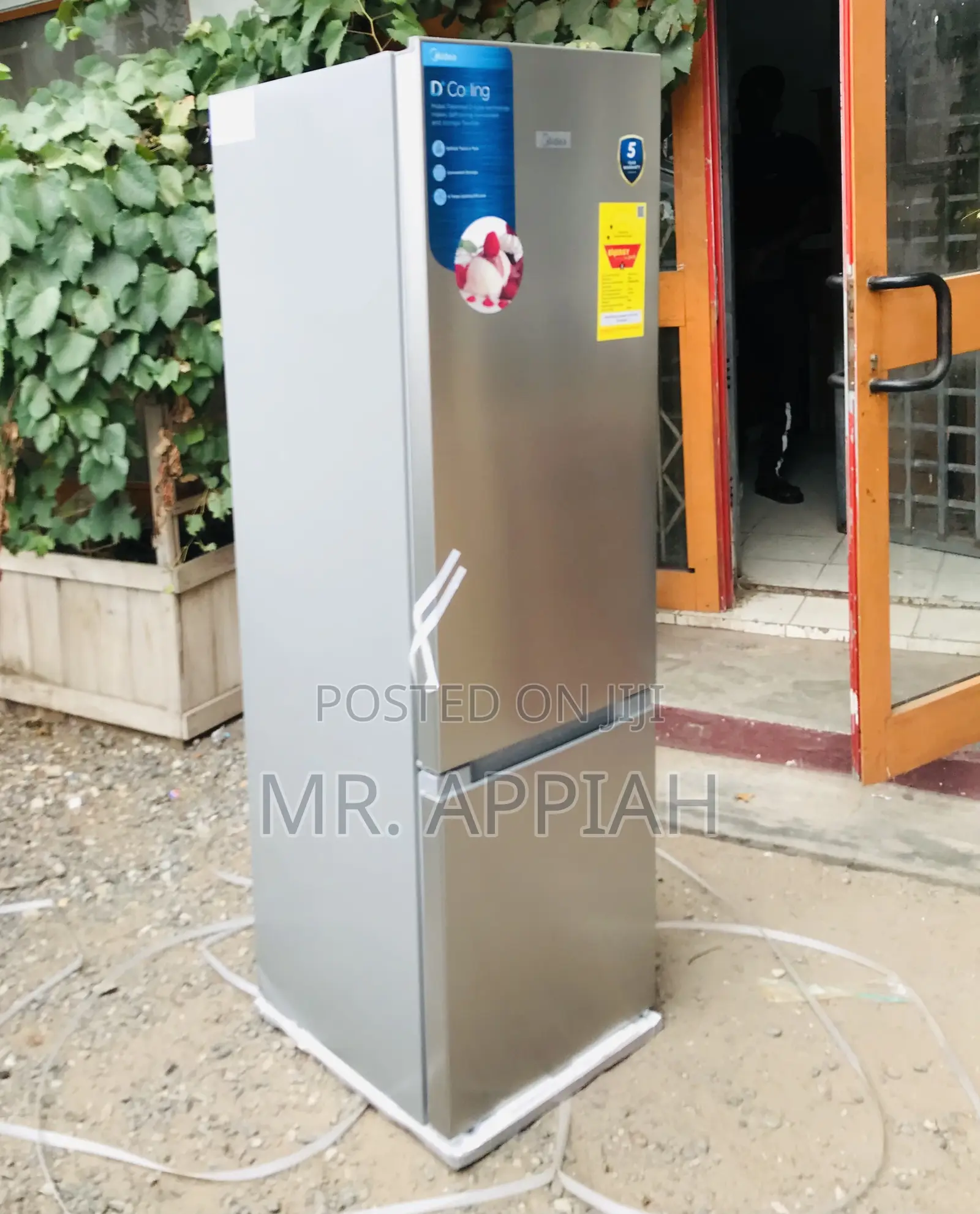 Sealed in Box Midea 262L MDRB369FGN02 2 Door Fridge.