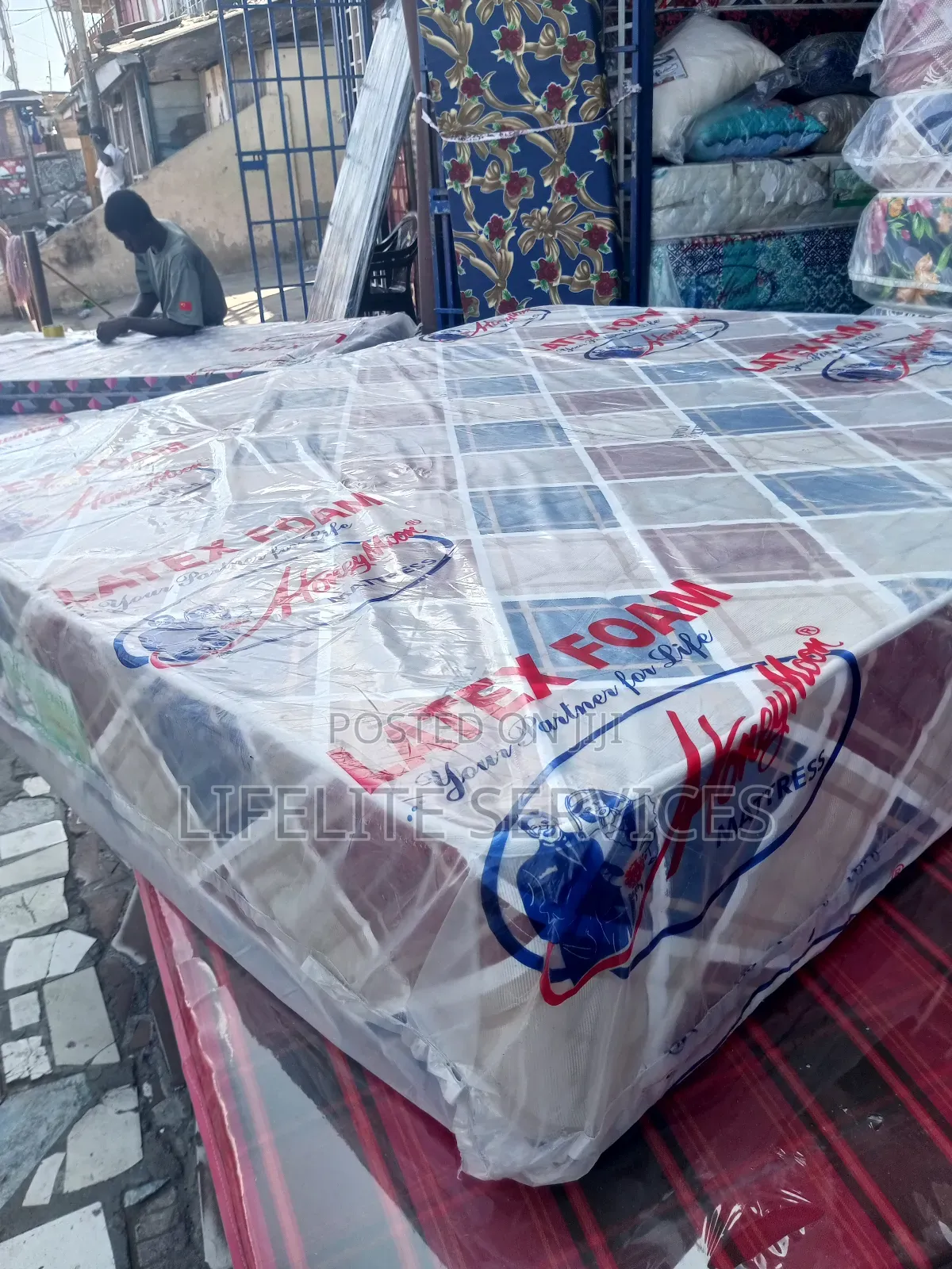 Awesome Mattress 12" Queen Size # High Density