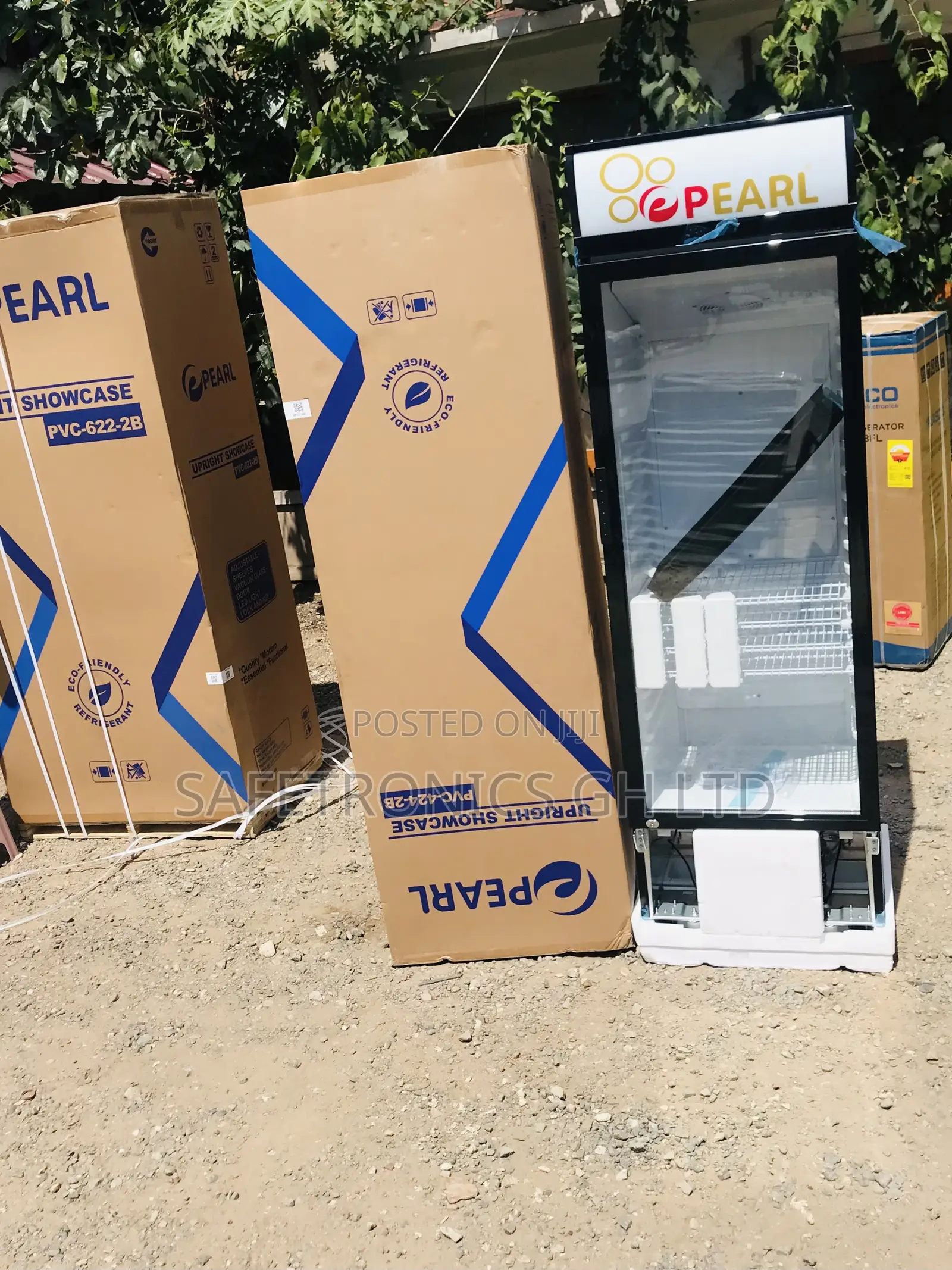 Sealed PVC-424 Pearl 400 Liters Singledoor Glass Display