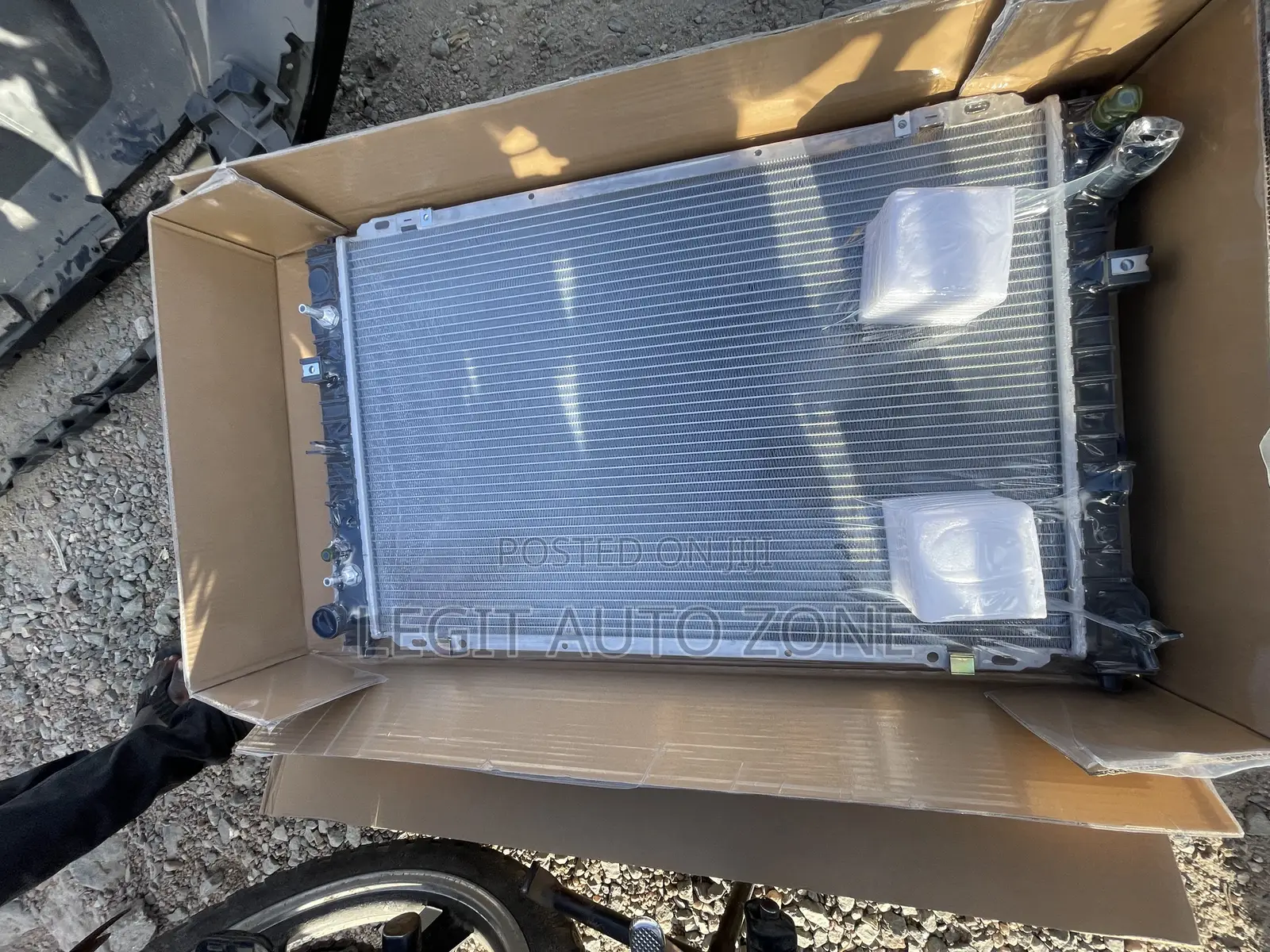 Ford Escape 2004,2010 Radiator Tank/Water Tank