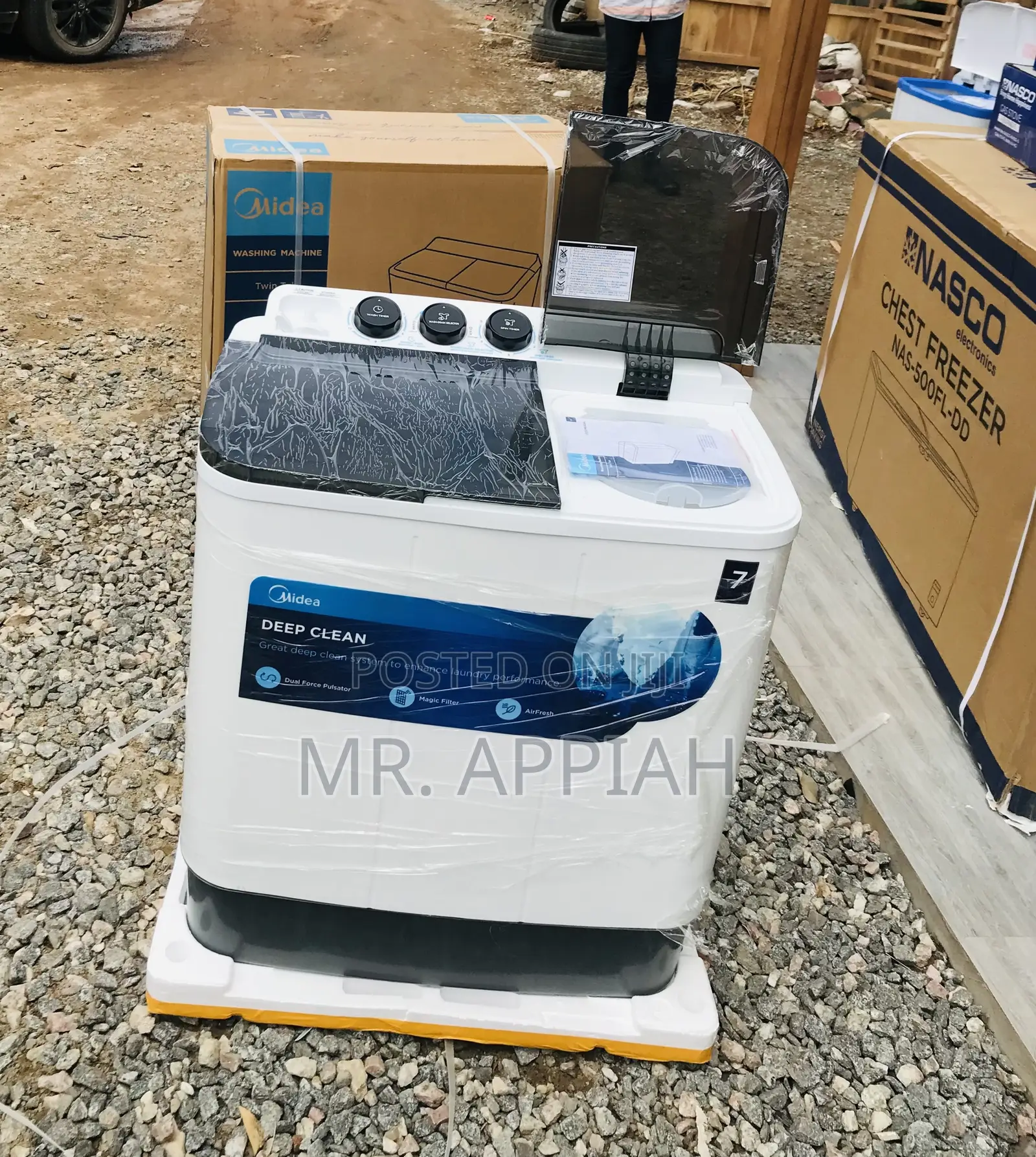 Classic Design Midea 7kg Semi-Auto Washing Machine.