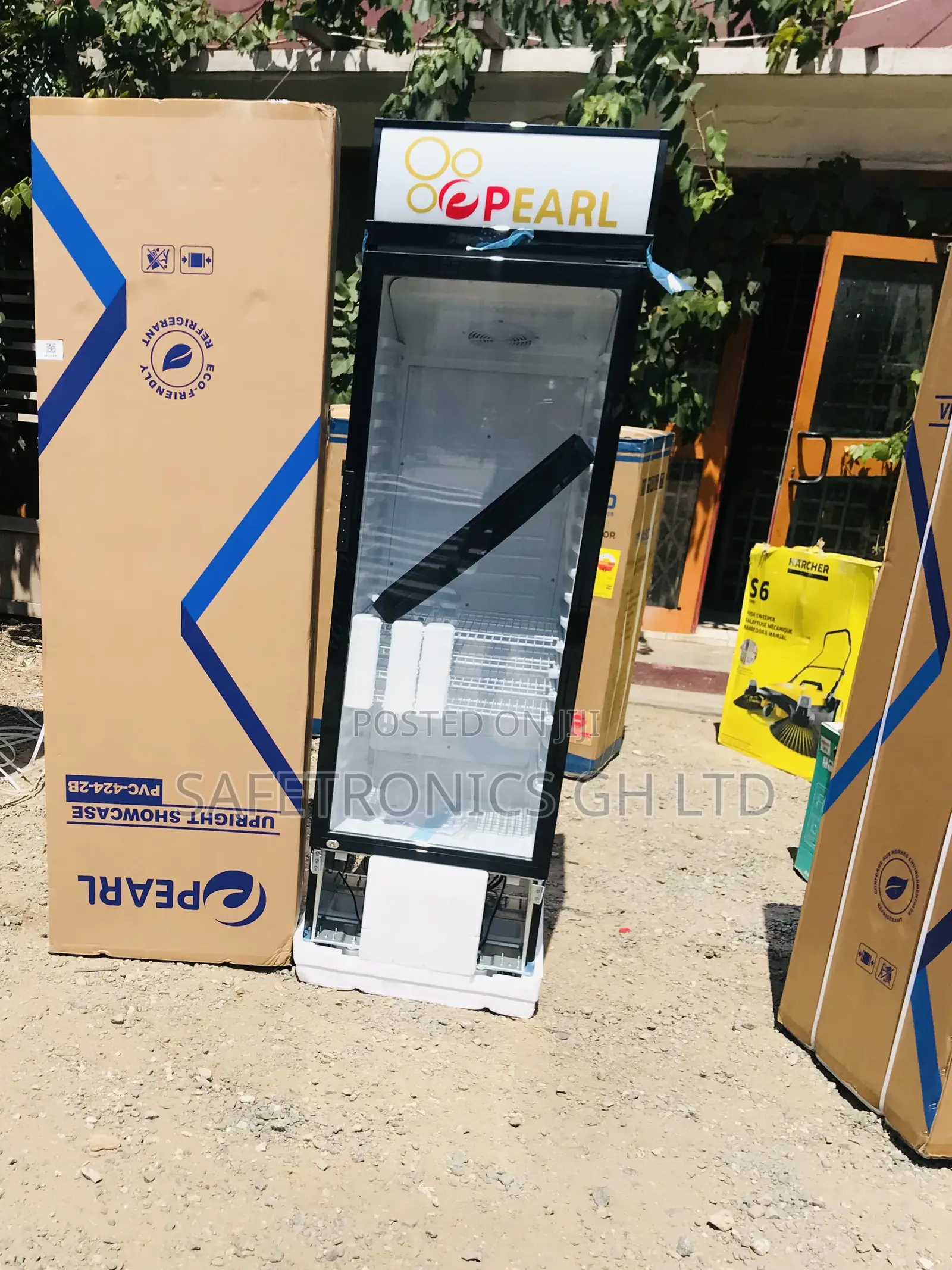 Grab Pearl Display Glass 238 Liters PVC-316 1 Door