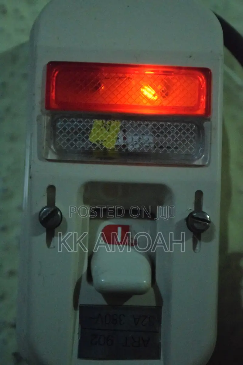 32 AMPS Main Switch With Red Light Monitor