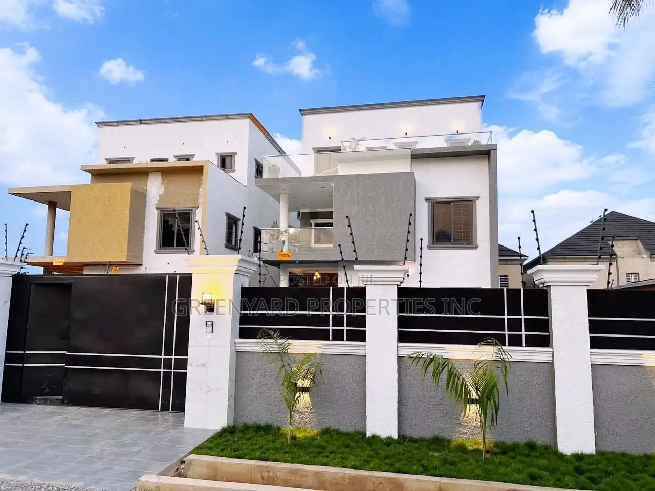 5bdrm Mansion in Mile 7, Achimota for sale