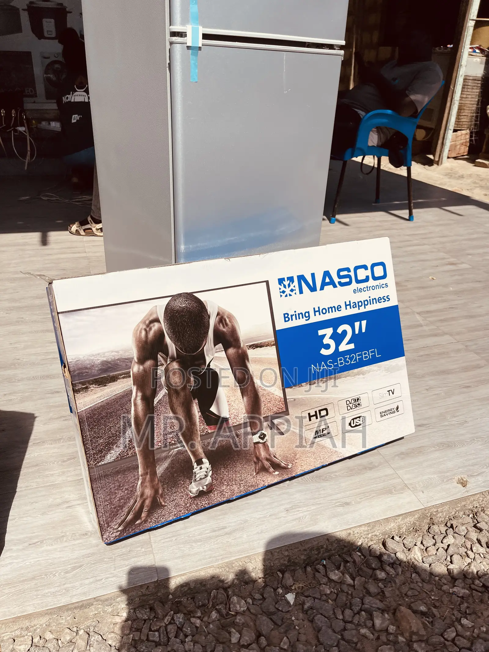 Sleek Nasco 32 Inch Digital Satellite Electric Tv