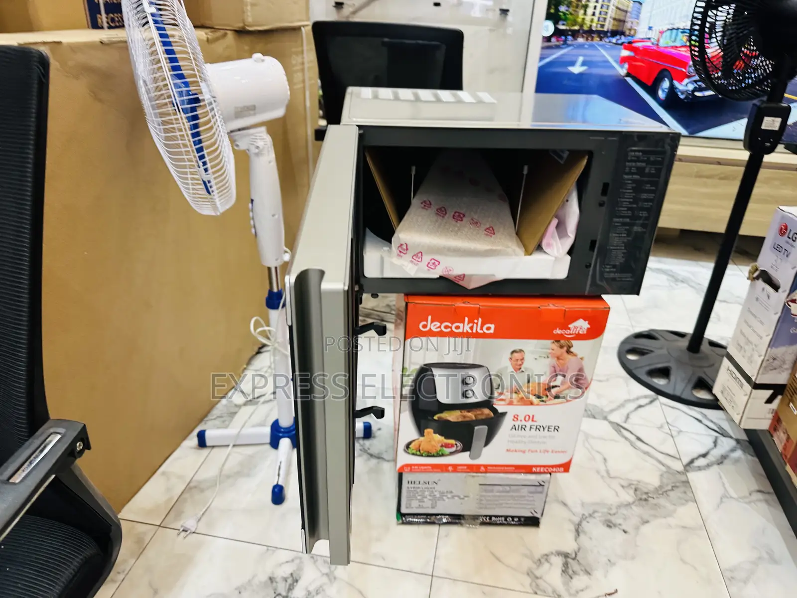 Unique Sliver Heat and Eat Microwave Lg 42L