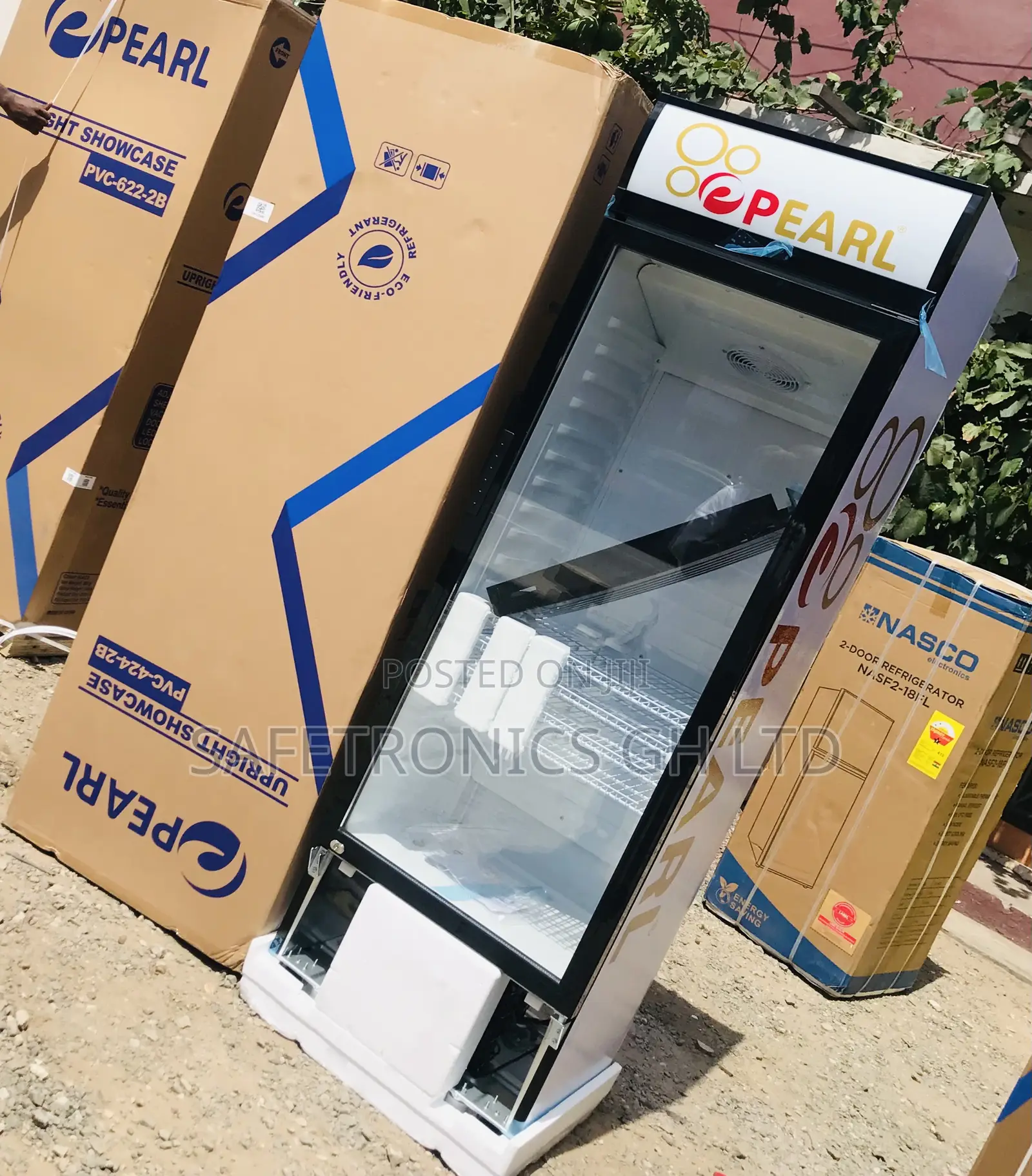 : Valuable Glass Display: 400L PVC-424 Pearl. Singledoor 