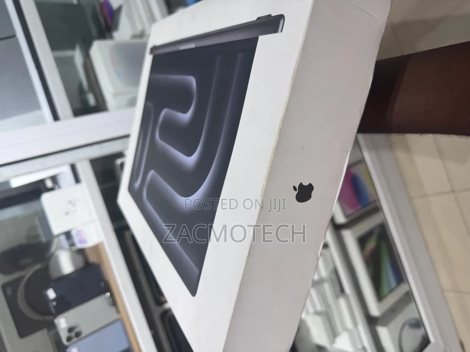 New Apple MacBook Pro 2023 M3 Pro 16-Inch 36GB Apple M3 Max SSD 512GB