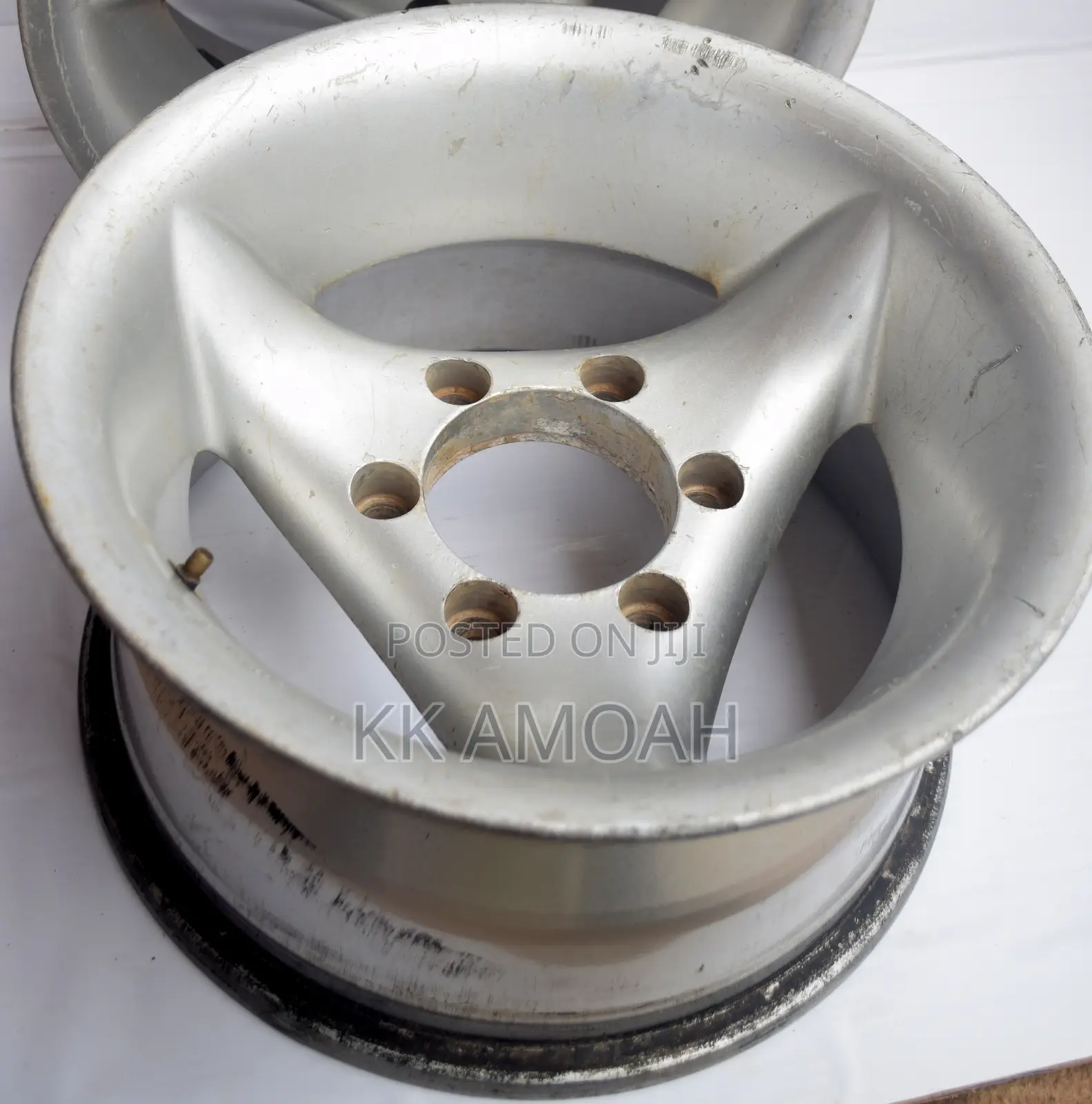 Solid Sporty Alloy Rim 15inches for Any 4X4 Pickup Truck