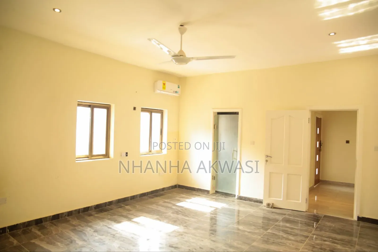 8bdrm House in Ashamed, Tema Metropolitan for rent