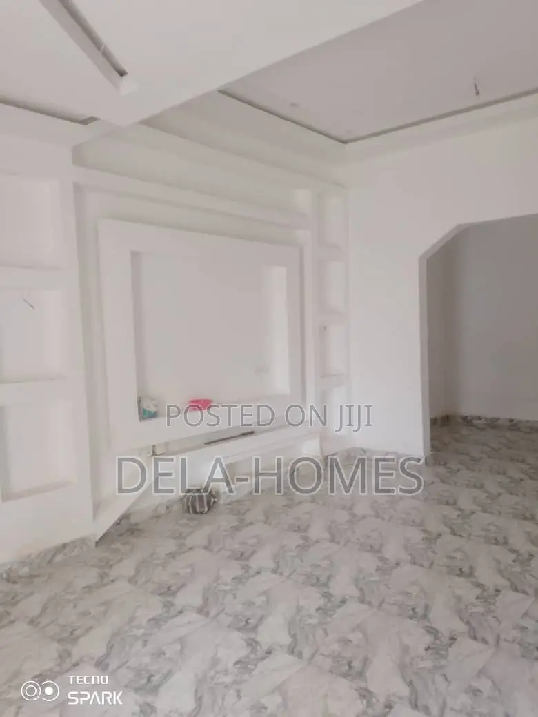 2bdrm Apartment in Lakeside Estate, Ashaley Botwe for rent
