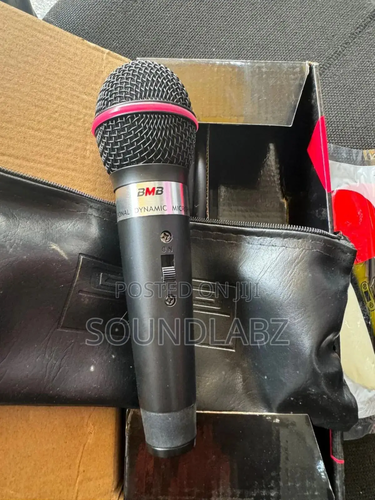 Cord Microphone (BMB)