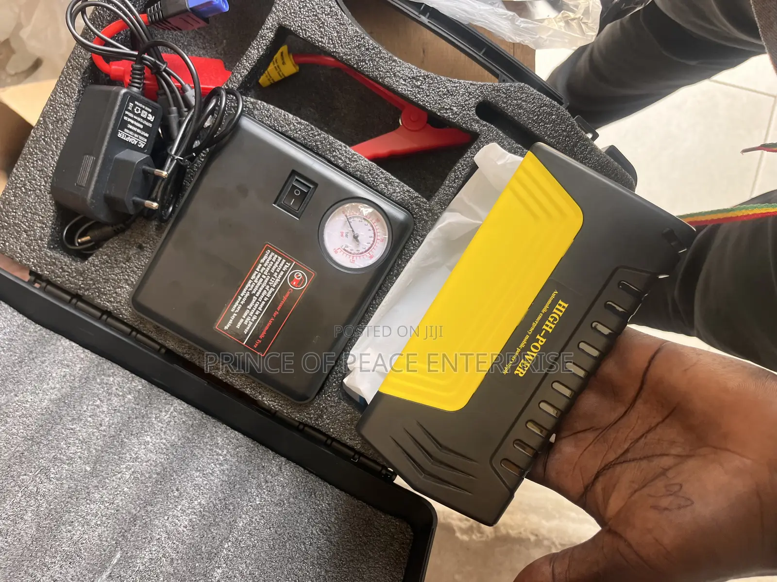 Jumper Starter With Tire Pumping Machine ( Very Portable )