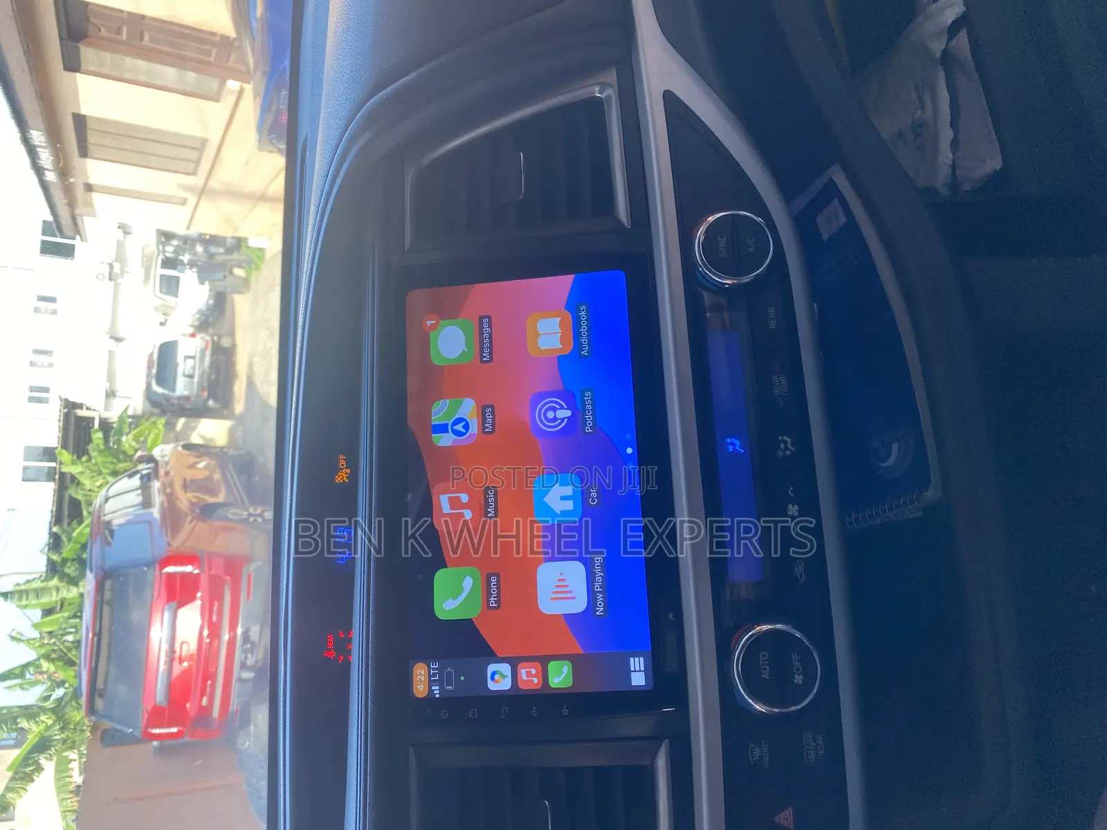 Toyota Highlander Carplay Screen.
