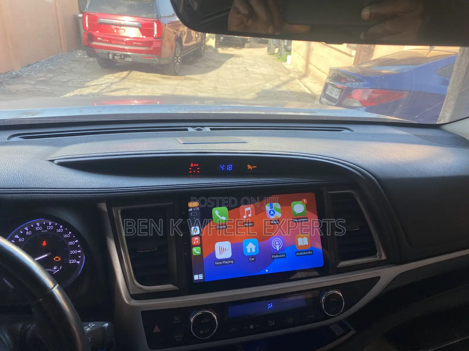 Toyota Highlander Carplay Screen.
