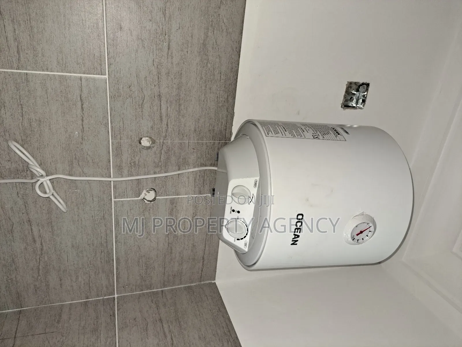 3bdrm House in Community 22, Tema Metropolitan for sale