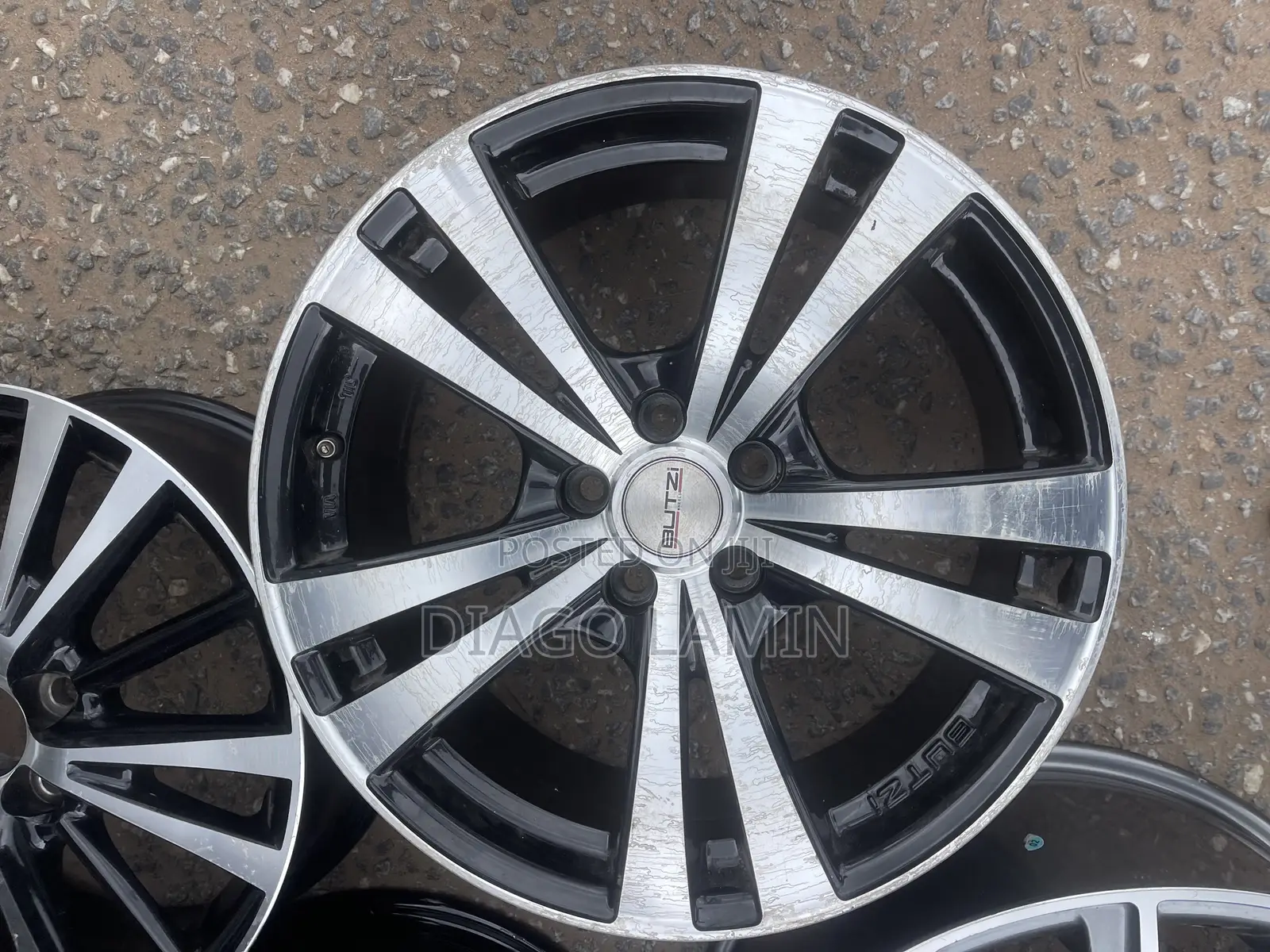 Nissan Rim