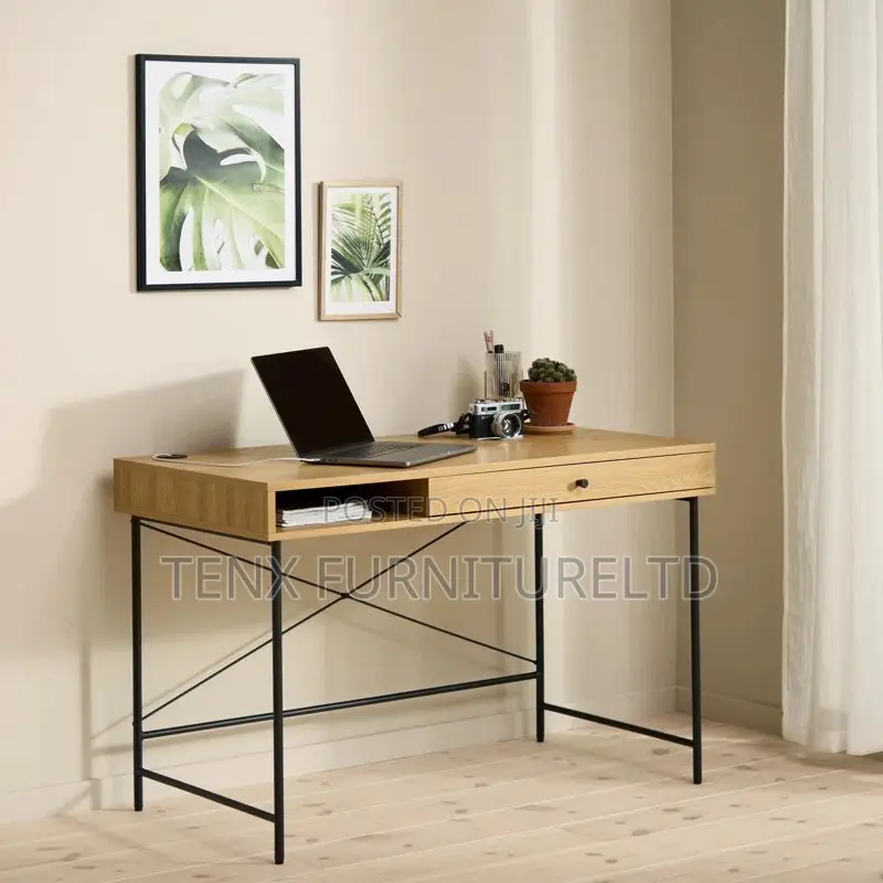 Computer Table (Uptoes)