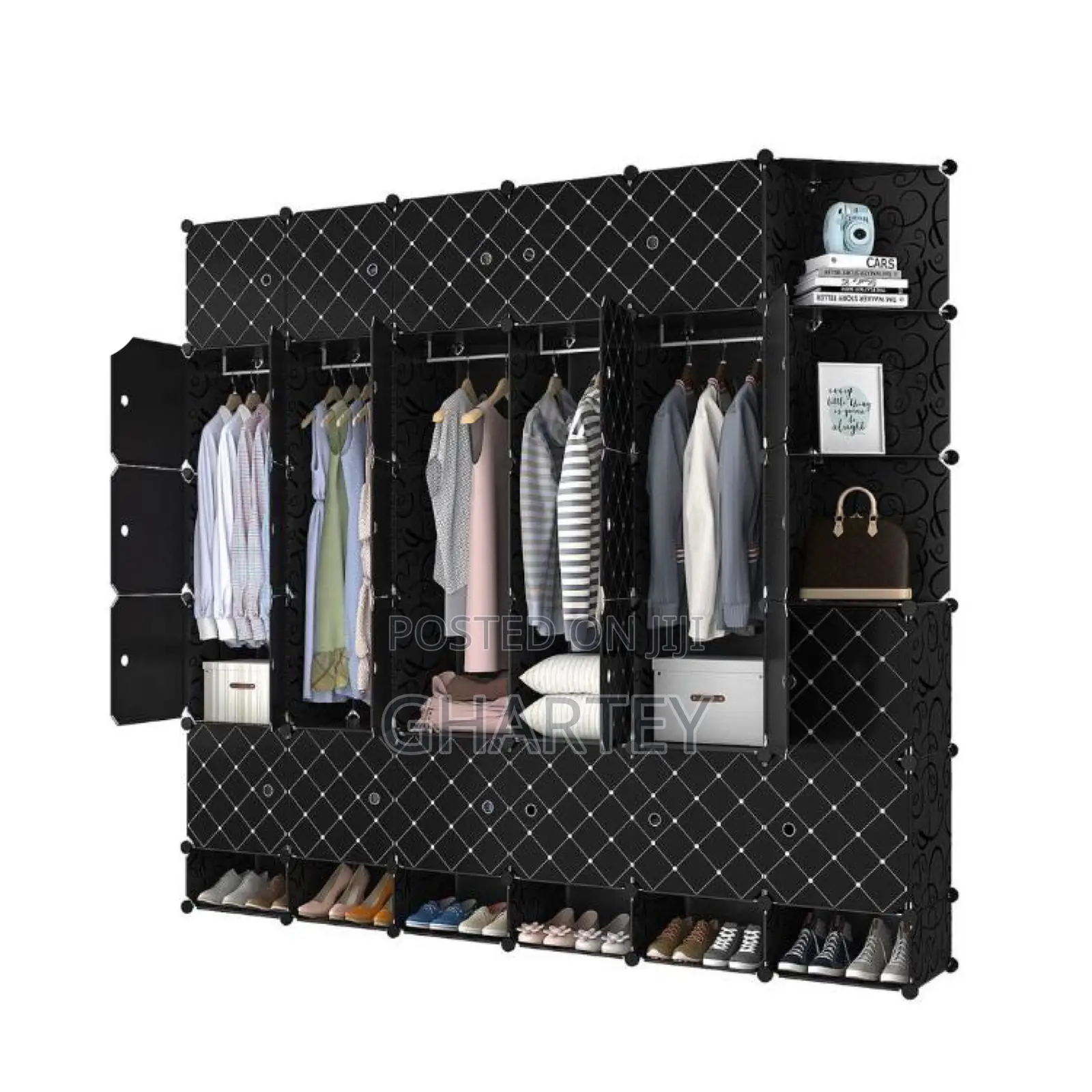 30 CUBES Foldable Wardrobe With Shelfs
