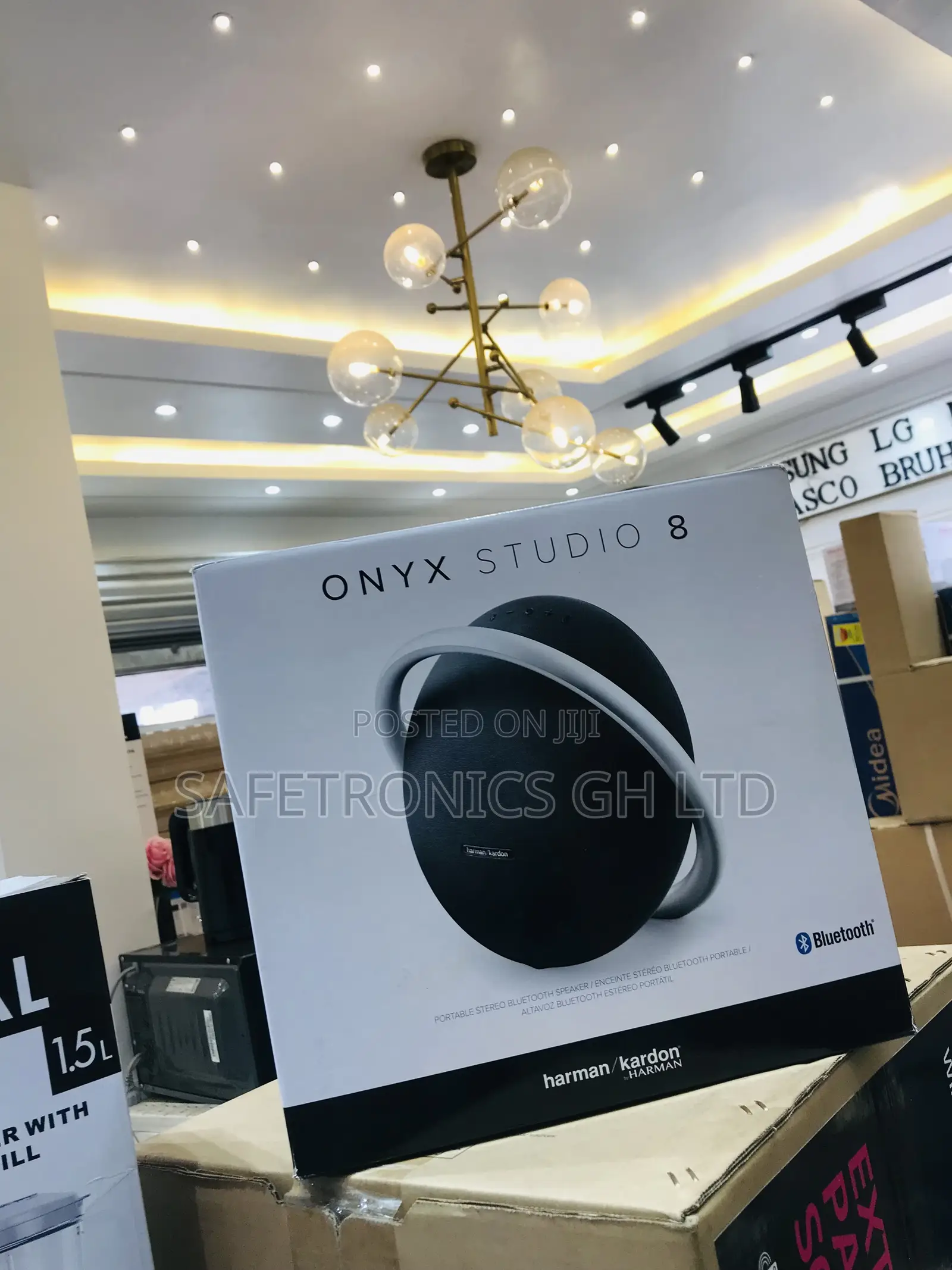 Portable Bluetooth Harman Kardon Onyx Studio 8 Speaker 