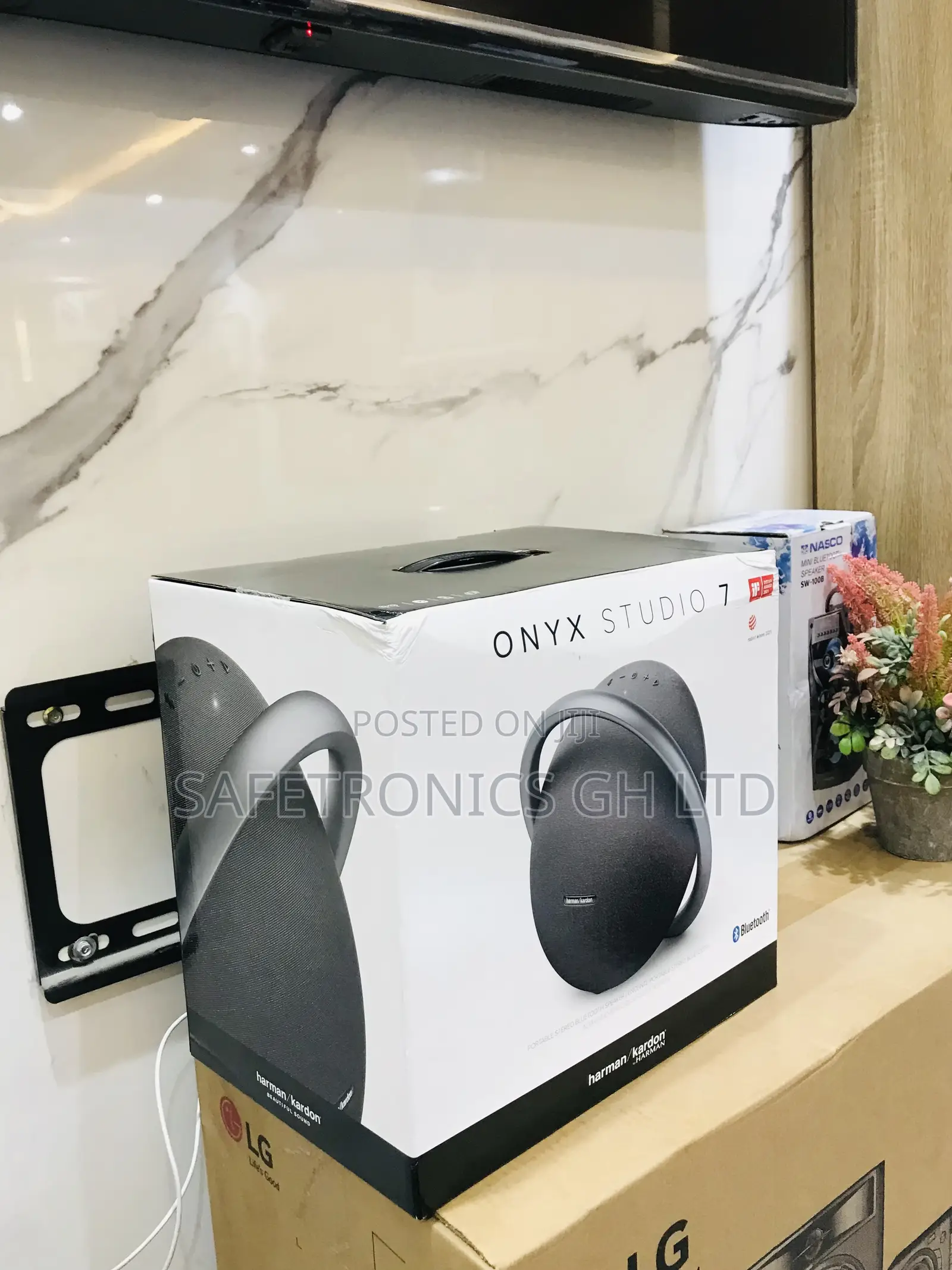 Get Electric Onyx Studio 7 Harman Kardon Speaker 