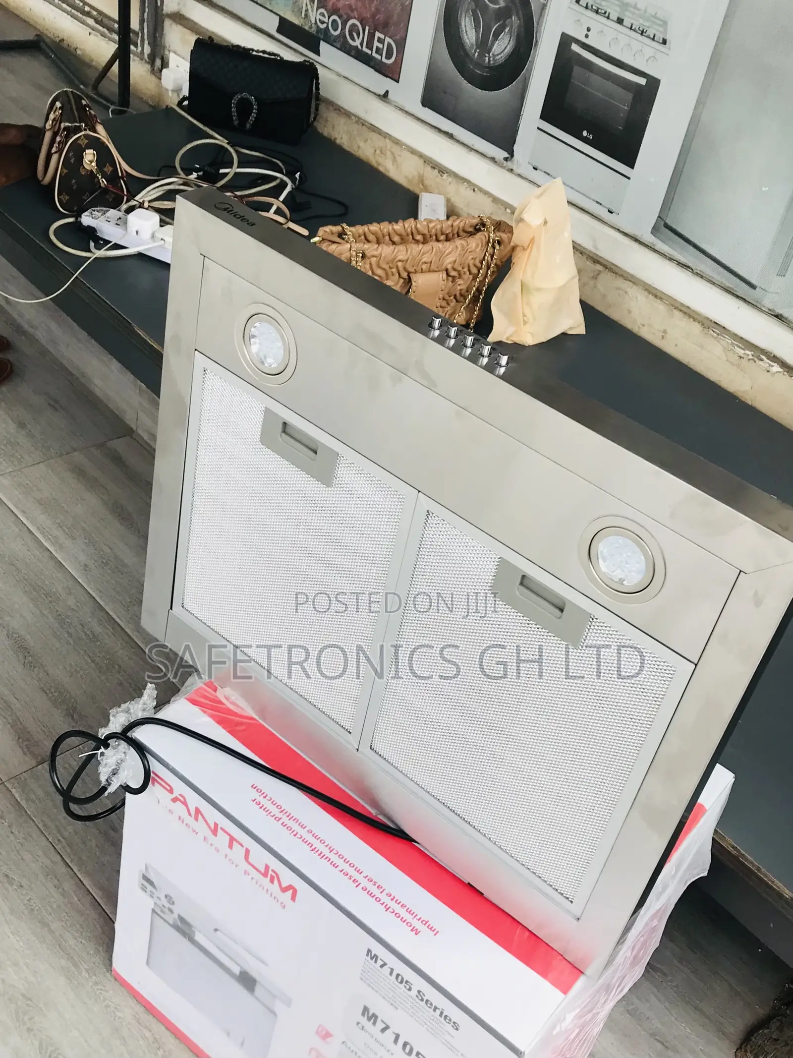 .  Durable Midea 60cm (60M21) Range Hood 