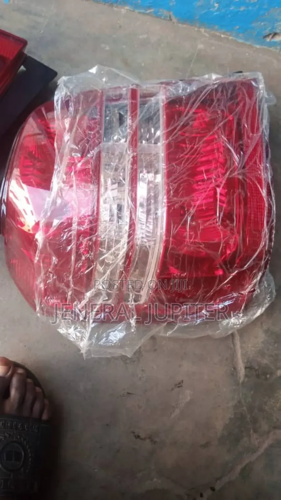 Toyota Highlander 2004-06 Tail Light Pair