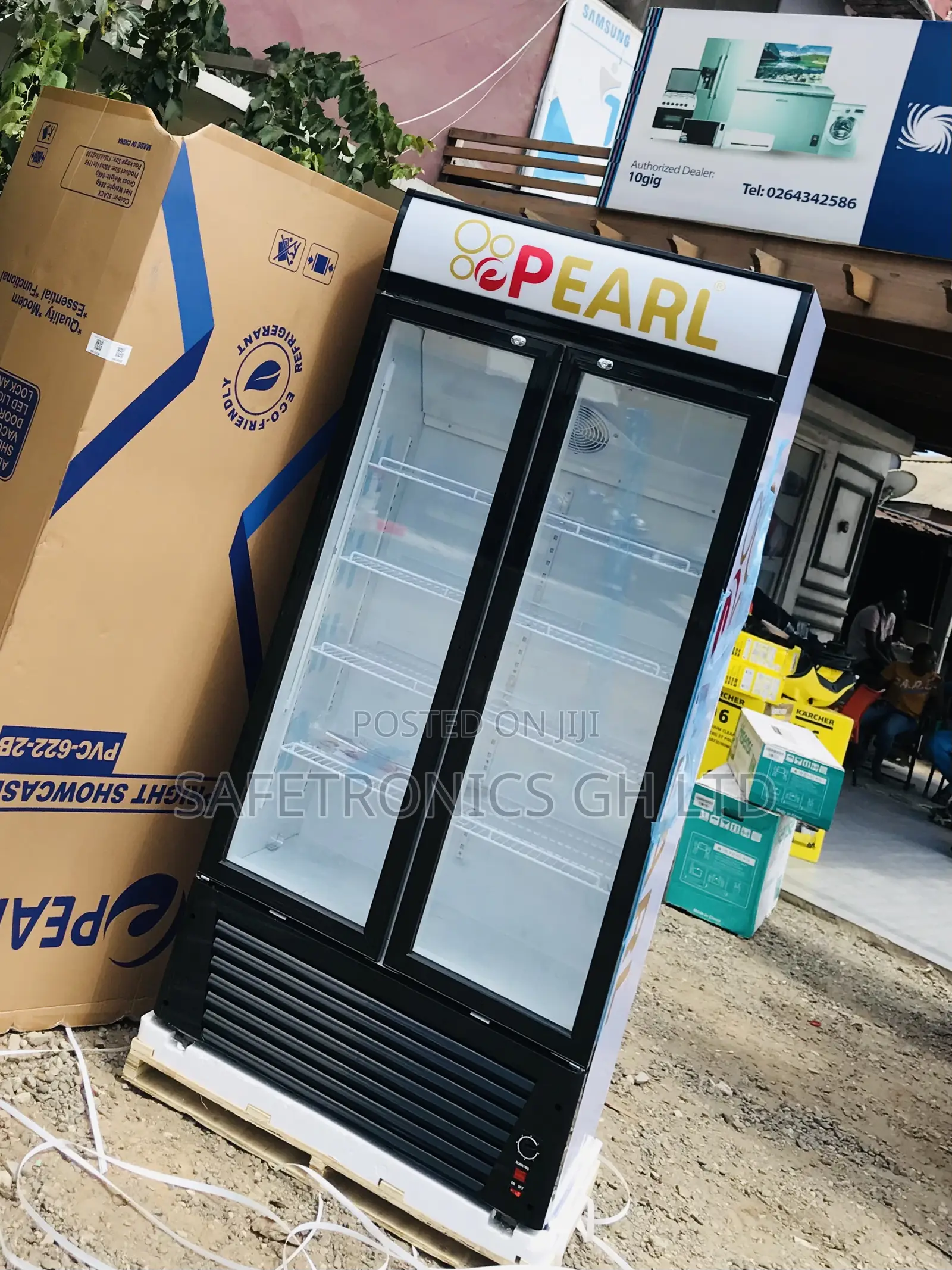 Switchable PVC-622-2b 2 Doors: Pearl Display Glass