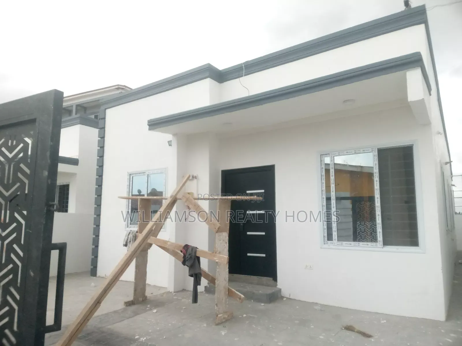 3bdrm House in Baatsonaa Area, for sale