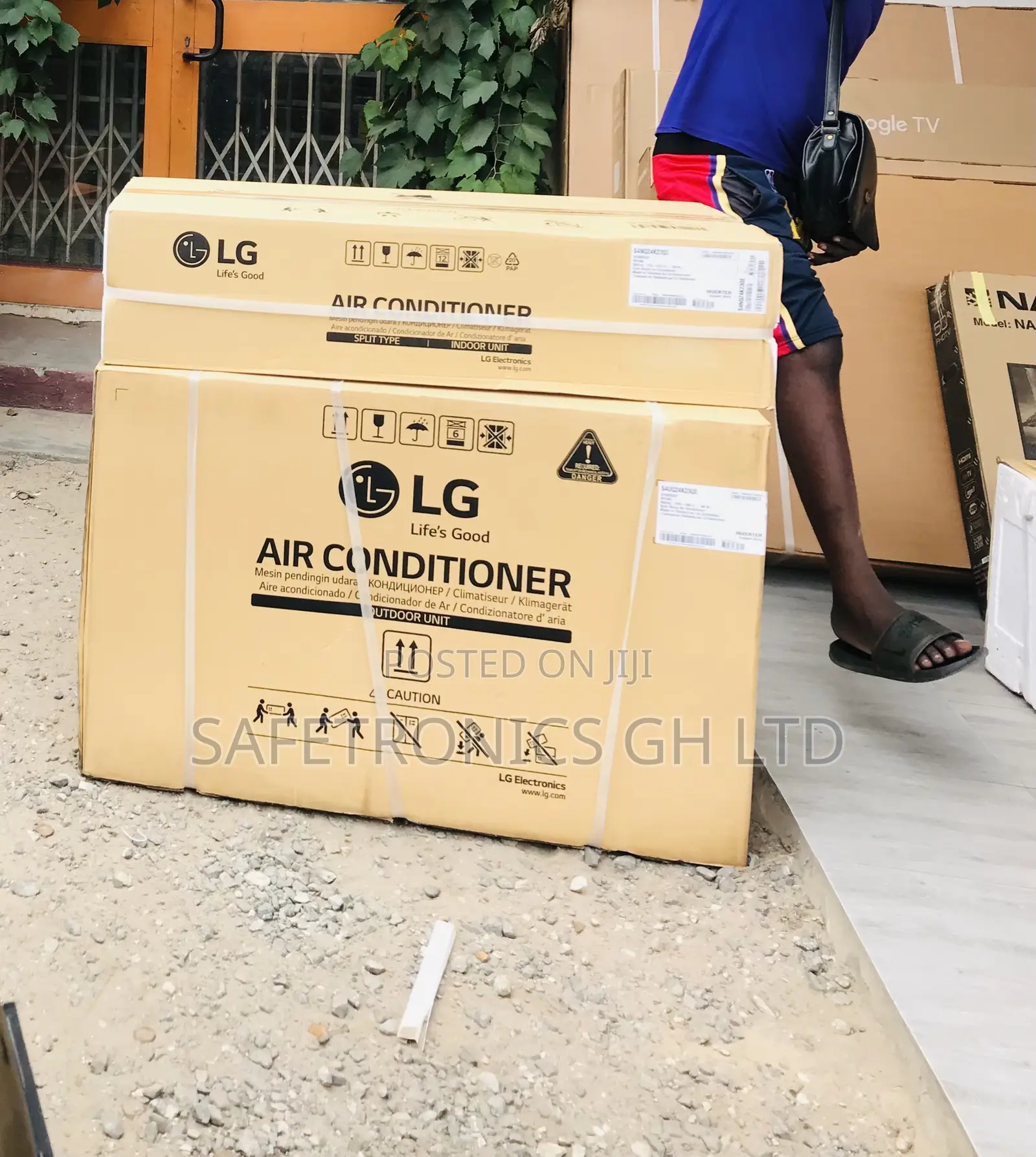 Super Powerful Split LG White 1.5 Inverter Horsepower AC
