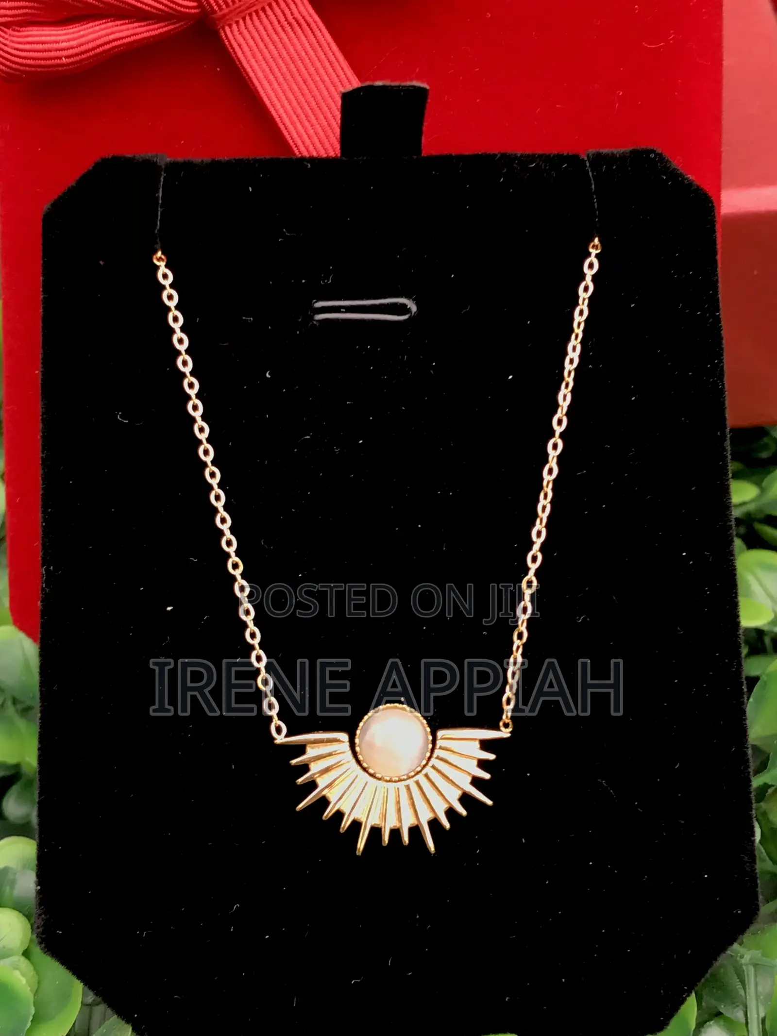 Simple Ladies Necklace