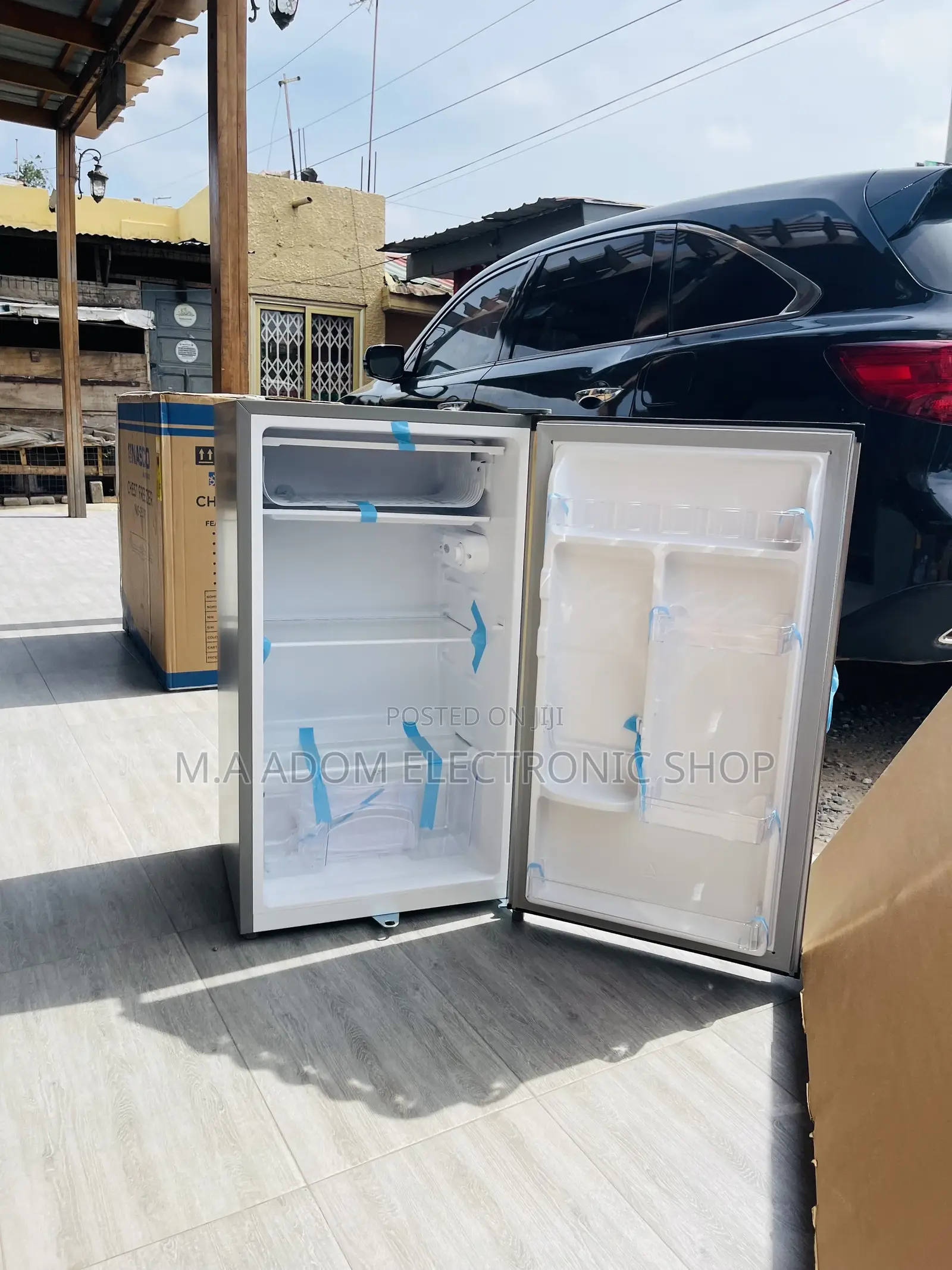 Well Design Pearl PF-111 Single Door Table Top Fridge.