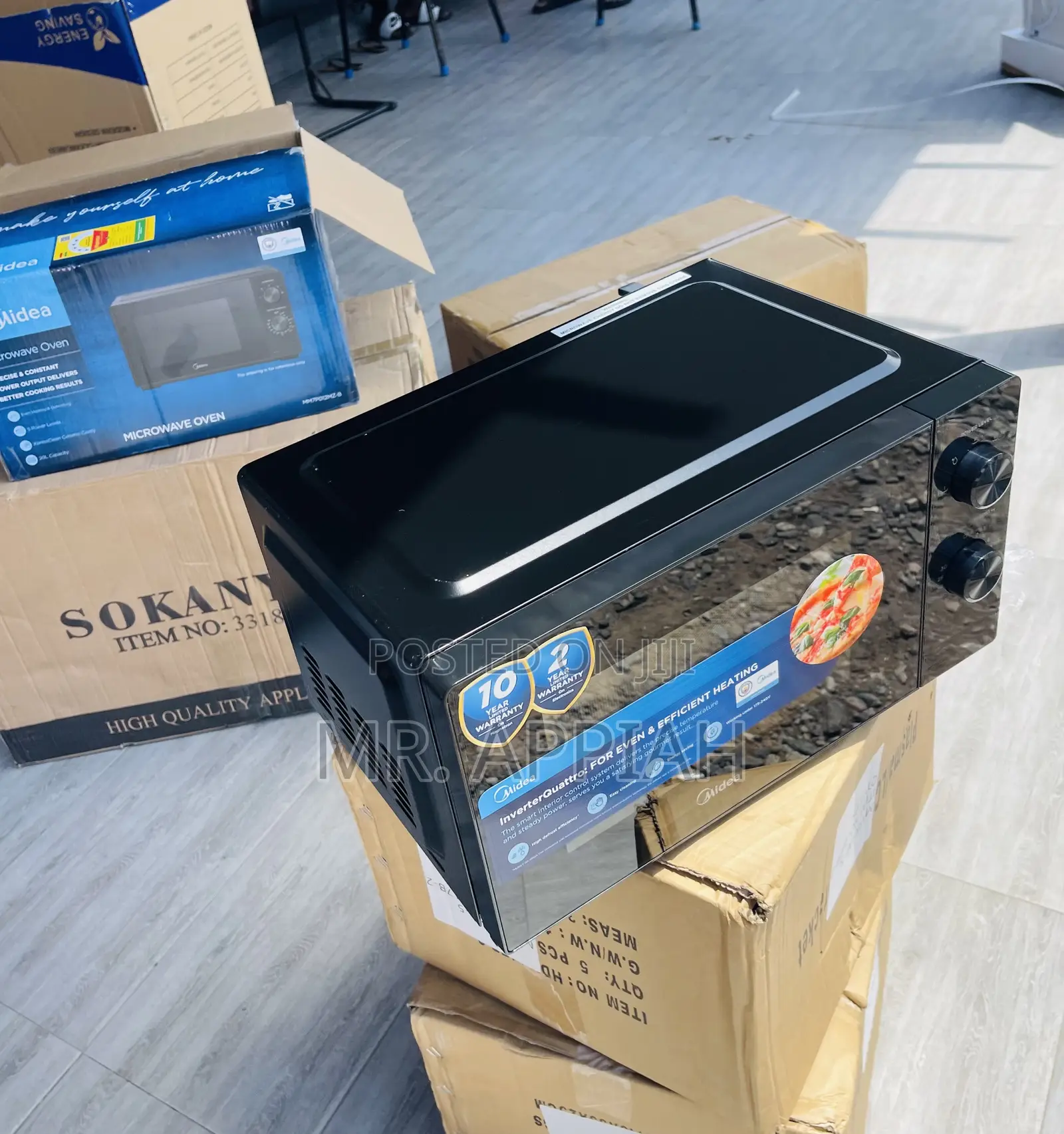 Latest and Unique Midea 20L Countertop Electric Microwave.