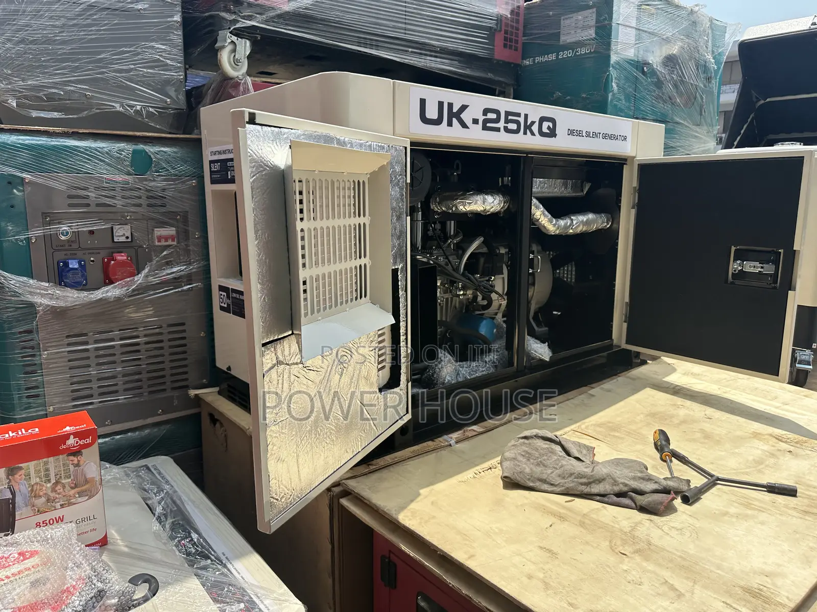 Uk Diesel Silent 25Q Silent Plant Generator Air Cool