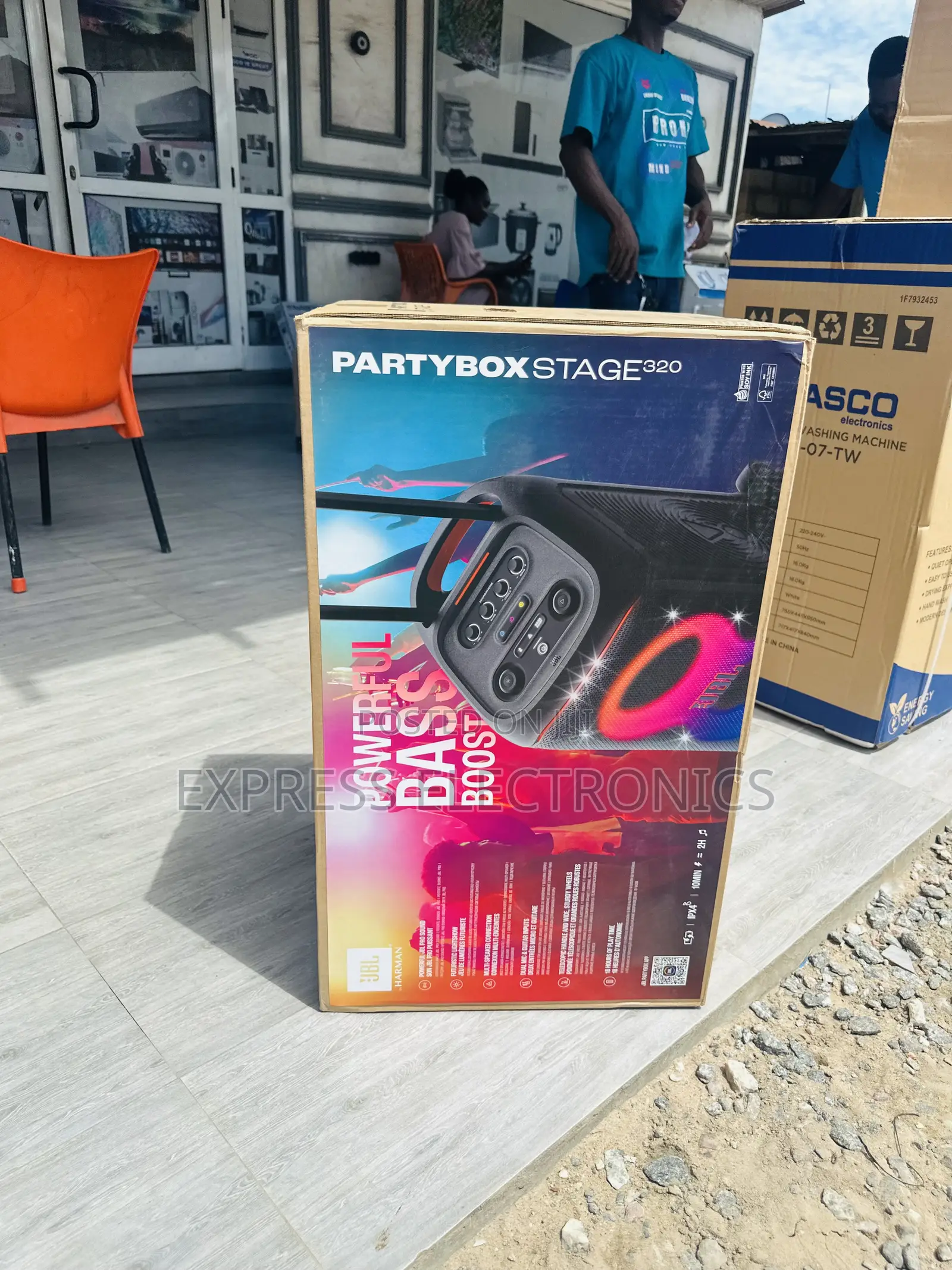 Create Your Own Vibe With Partybox 320