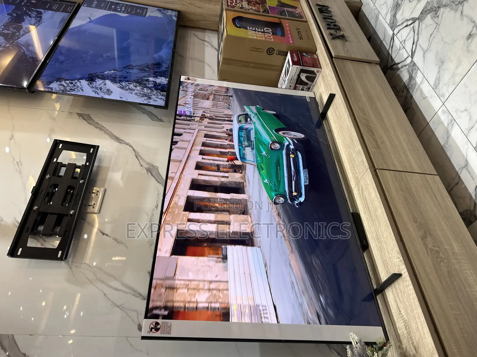 85”Q70c Qled Smart Glossy Television Screen