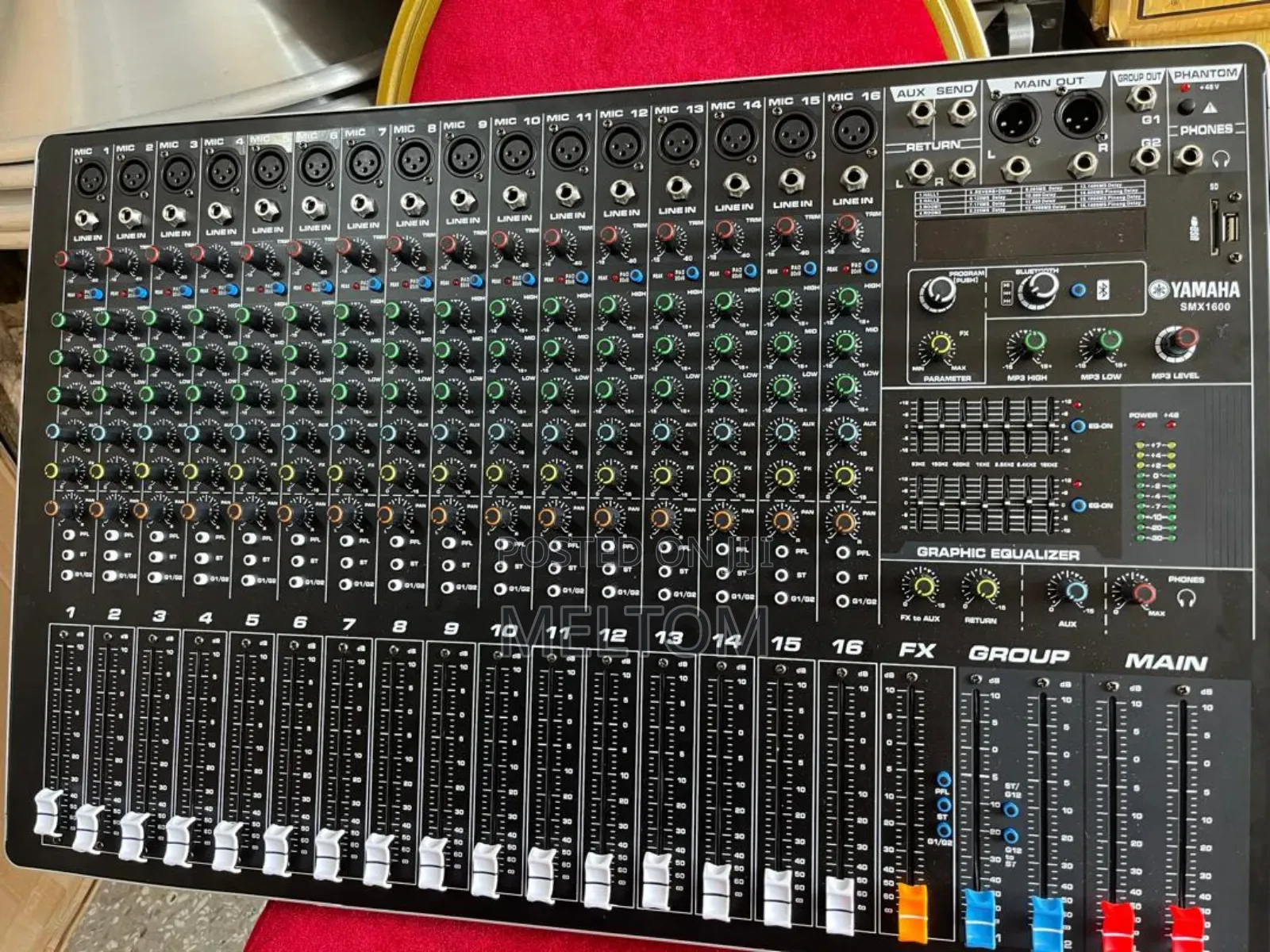 Yamaha SMX16 16channels Professional Mixer