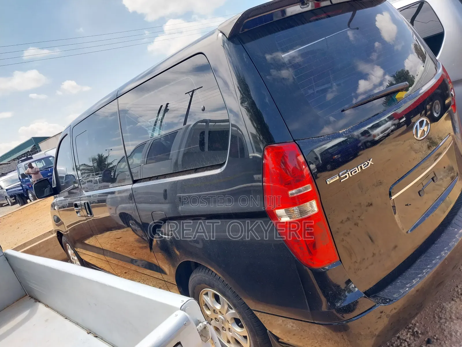 Hyundai Starex 2011 Black
