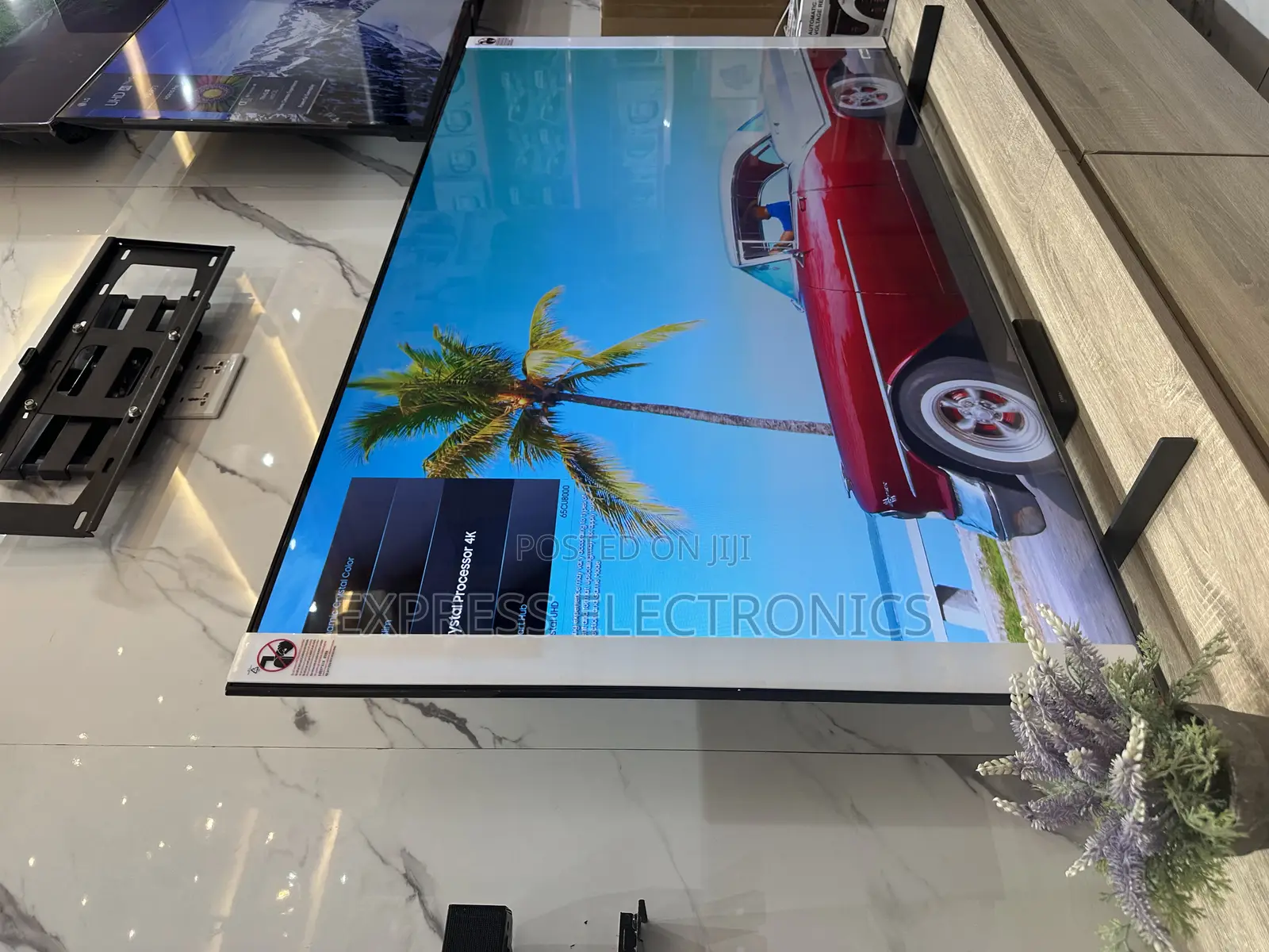 High Resolution Images Qled Smart Samsung 85”Q60c