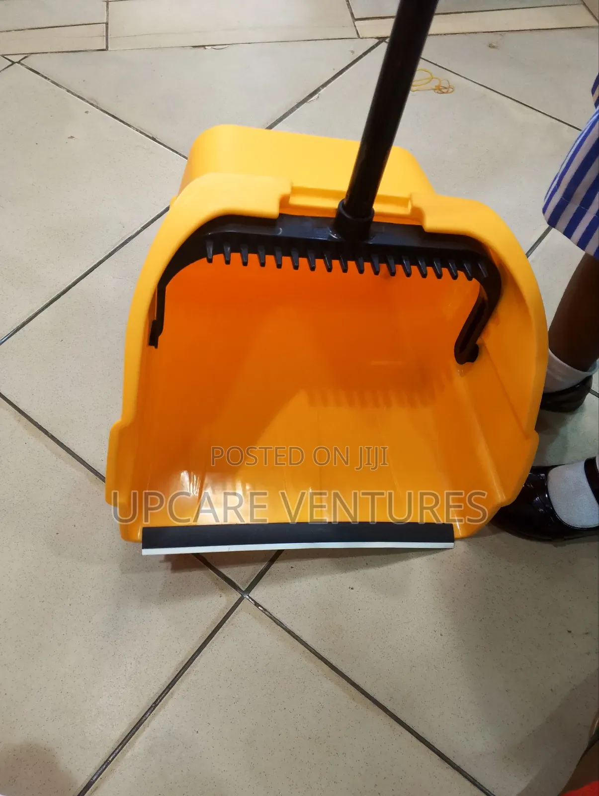 Heavy Duty Lobby Dustpan With Long Handle