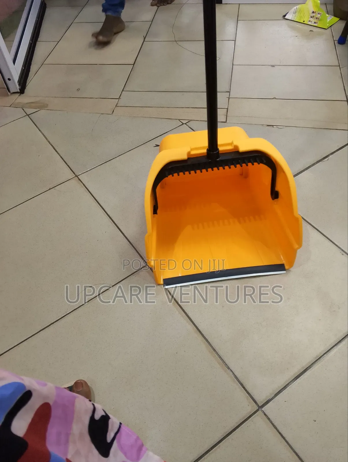 Heavy Duty Lobby Dustpan With Long Handle