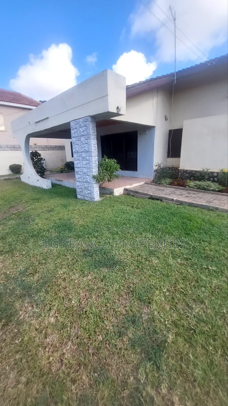 2bdrm House in Kg. Franco, Spintex for sale