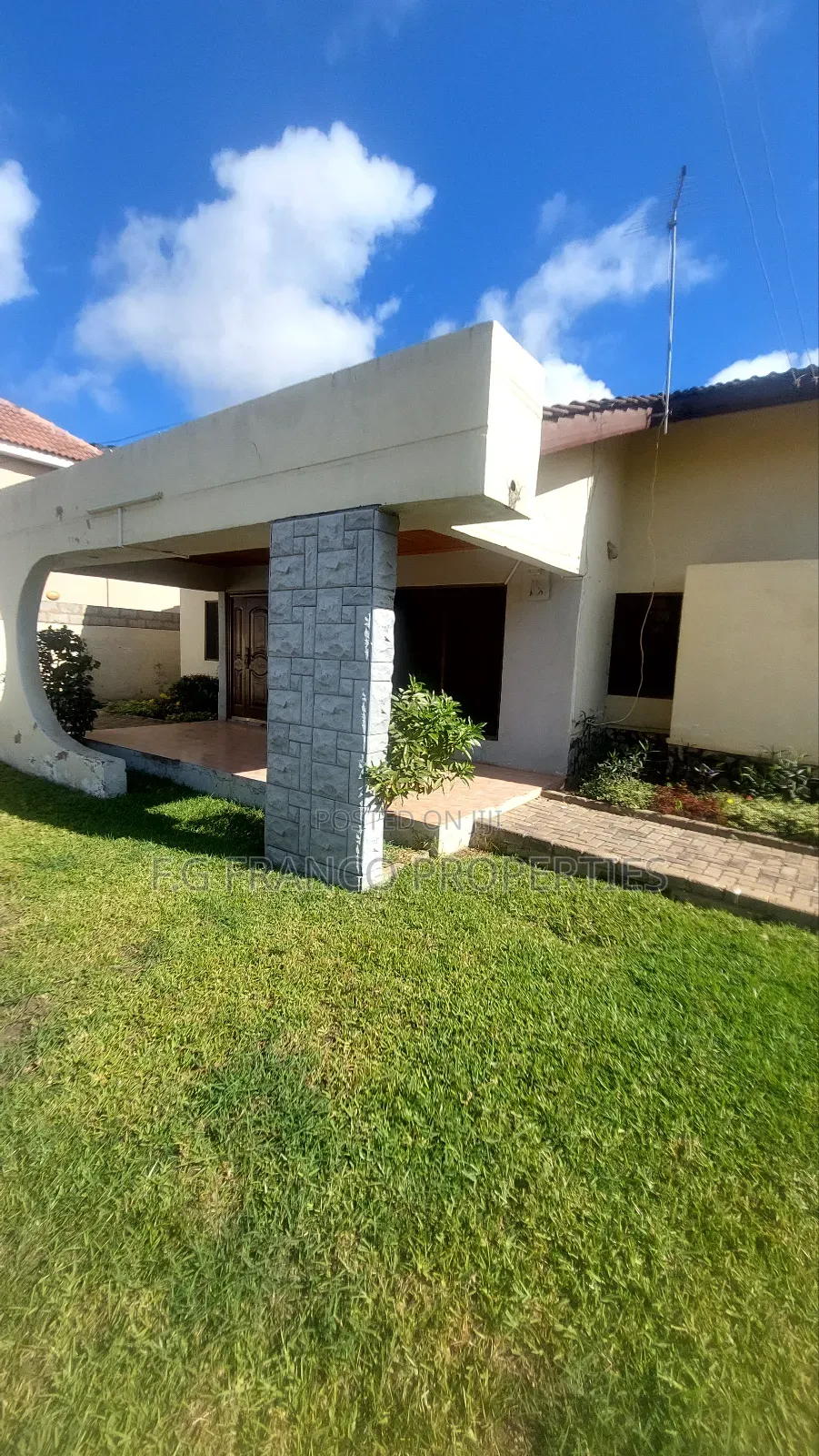 2bdrm House in Kg. Franco, Spintex for sale