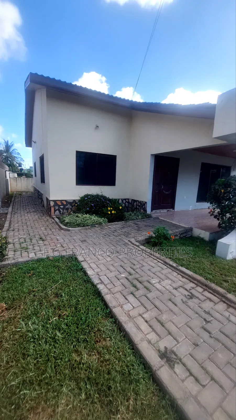 2bdrm House in Kg. Franco, Spintex for sale